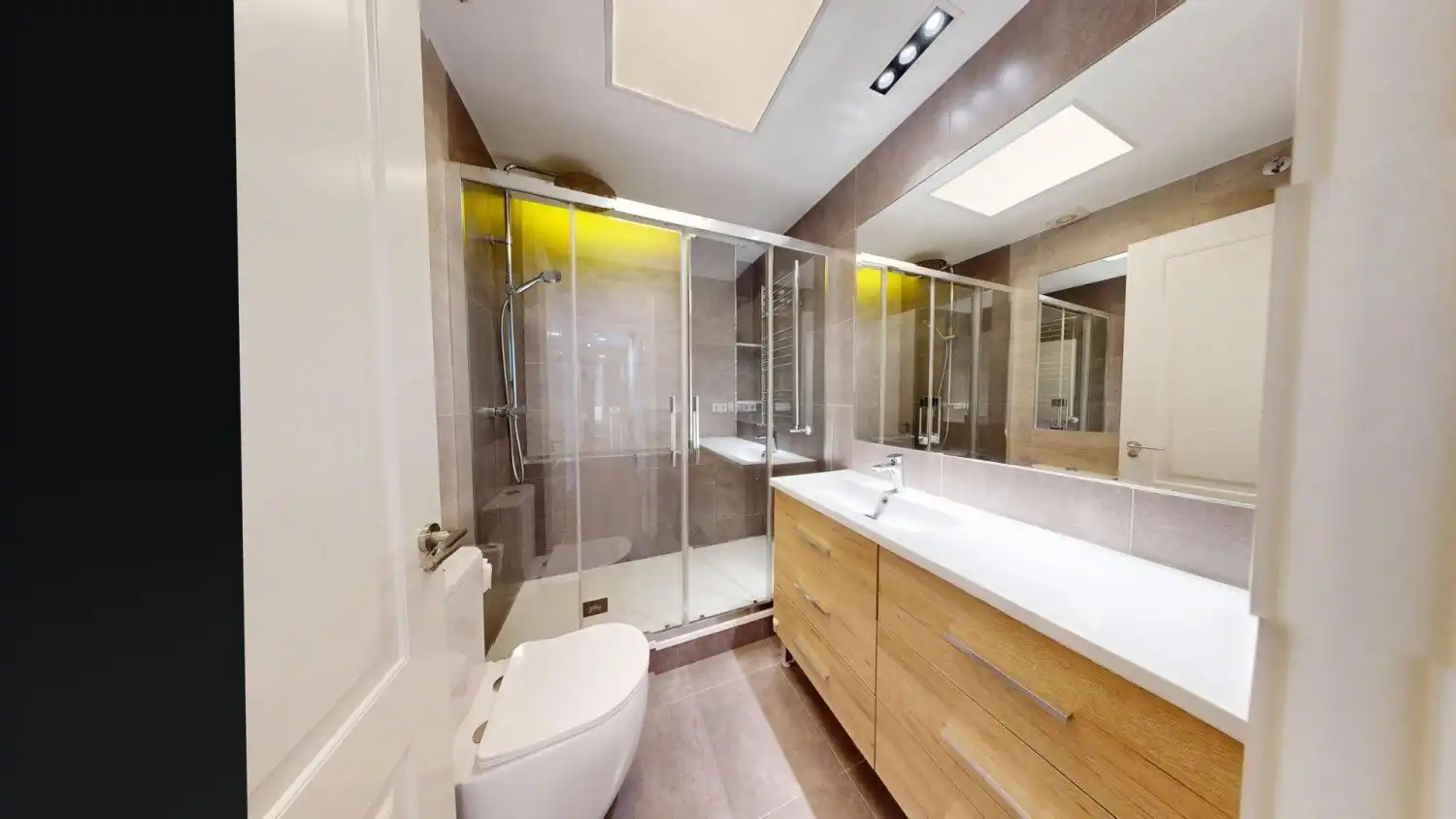 Badezimmer von Wohnung zur Miete in Casco Antiguo