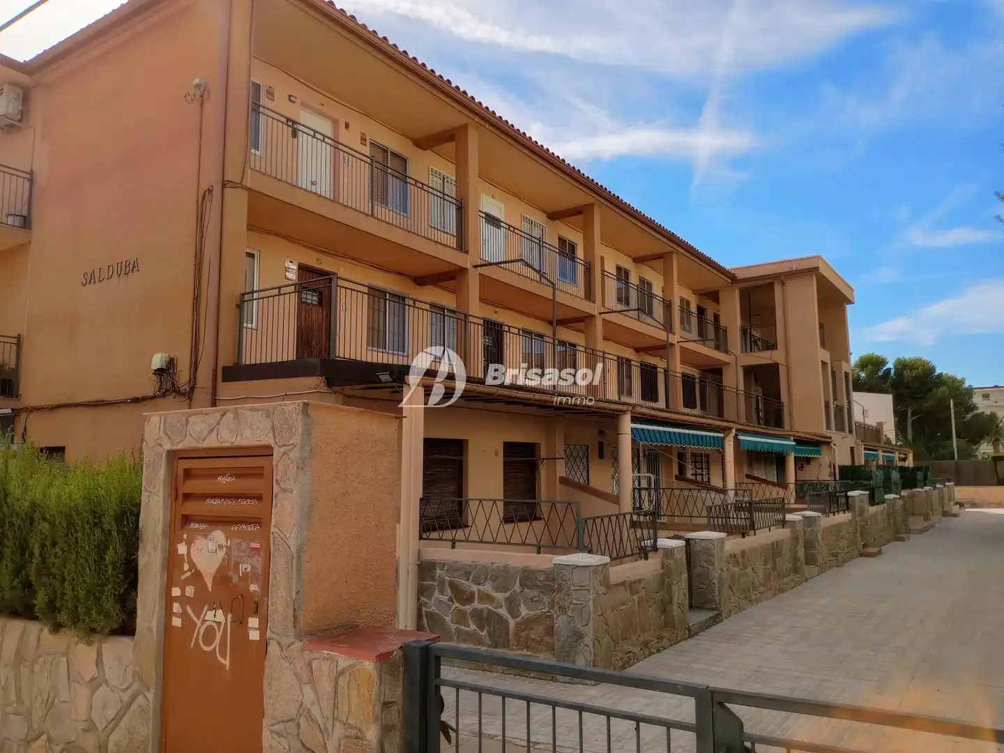 Vista exterior de Apartamento en venta en Mont-roig del Camp con Terraza