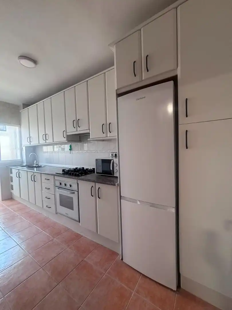 Cocina de Piso de alquiler en Granada con Terraza y Amueblado