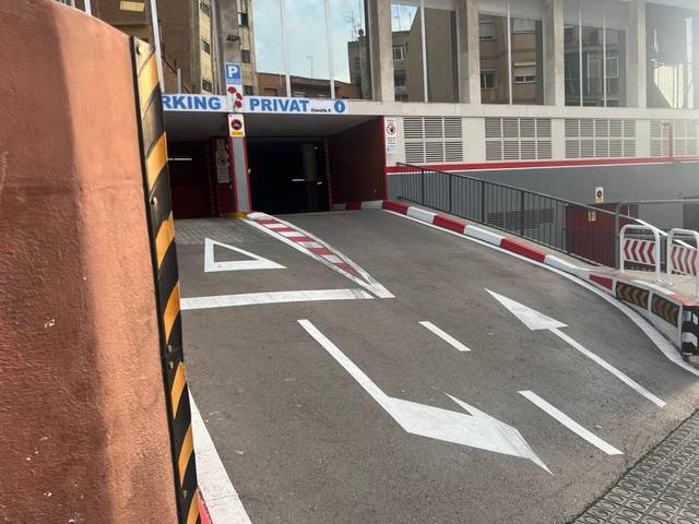 Garaje en Venta en Calle CLAVELLS DELS en Les Planes