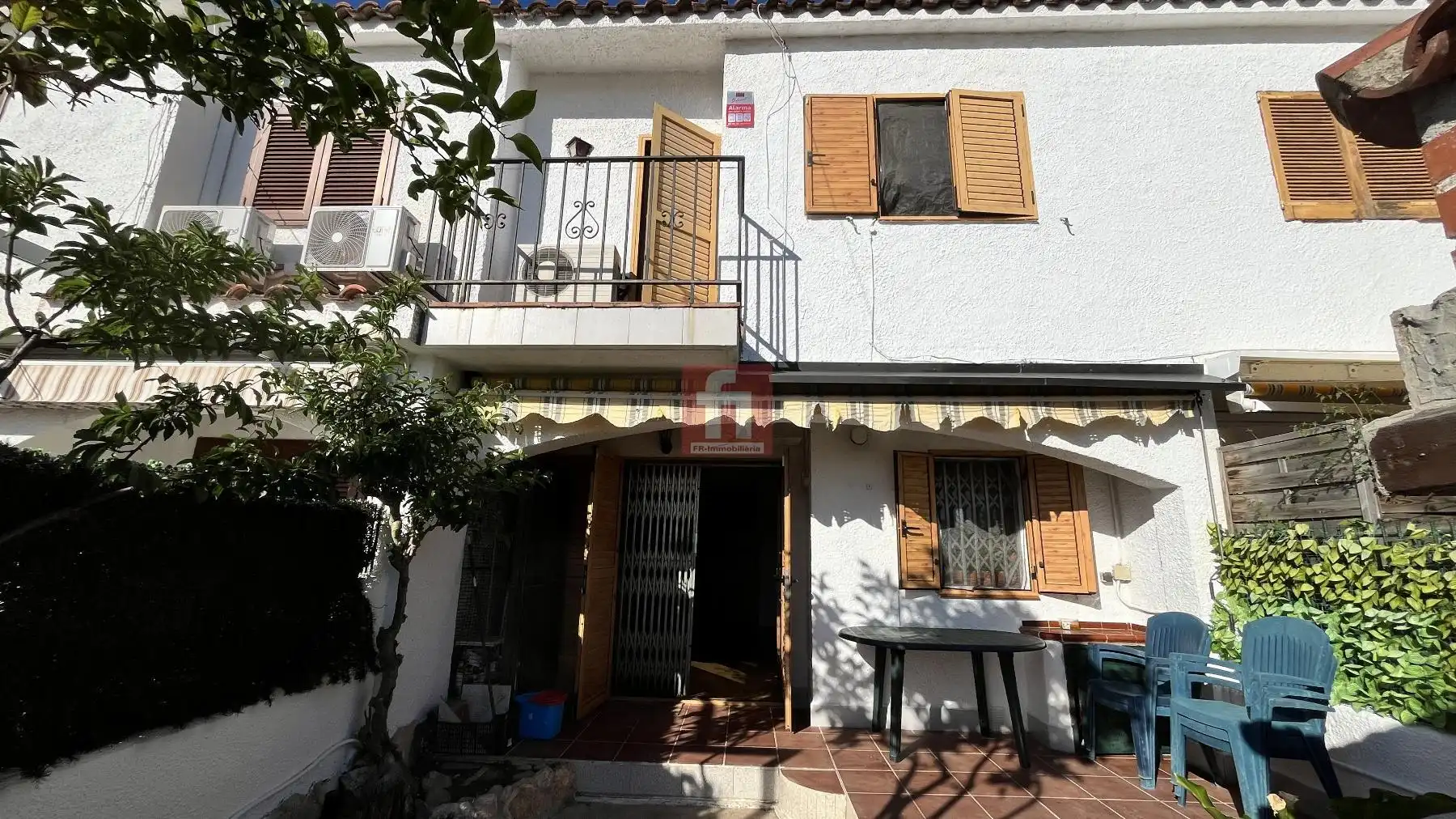 Vista exterior de Casa adosada en venta en Creixell con Balcón y Piscina comunitaria
