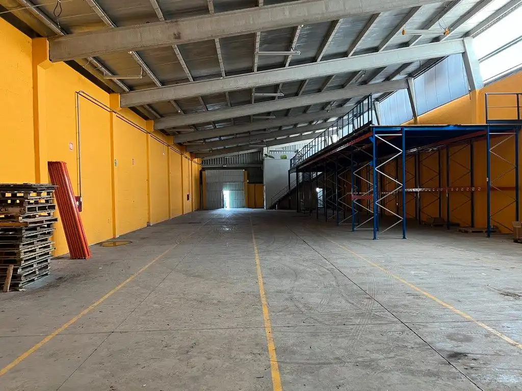 Nau industrial en venda en Santiago de Compostela 