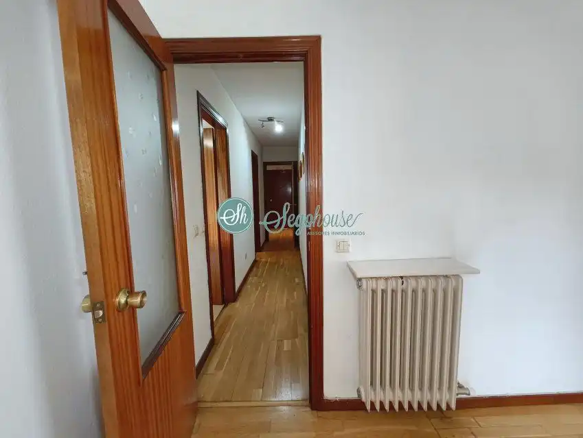 Piso en venta en Segovia con Calefacción y Terraza
