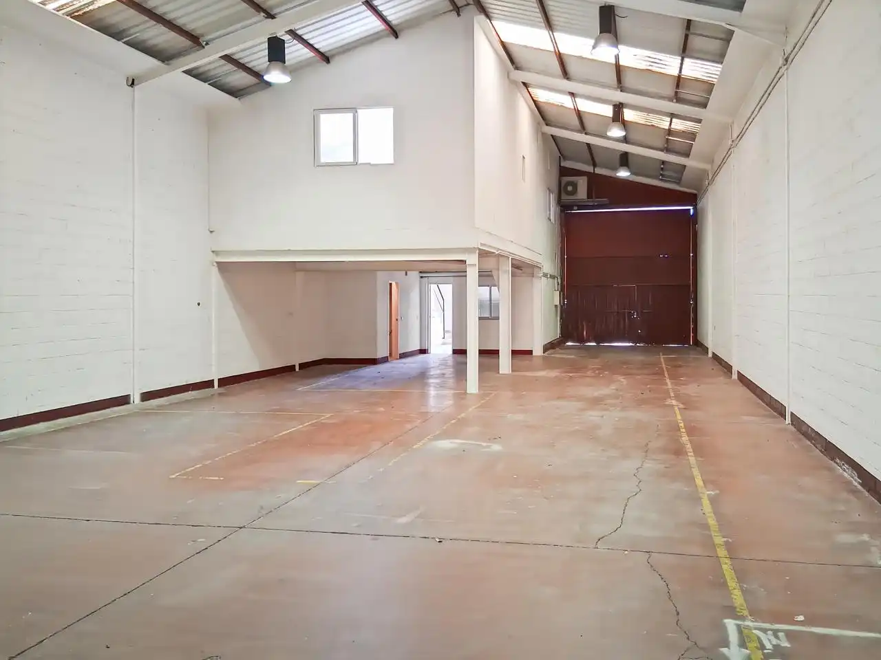 Nau industrial en venda a Rivas Futura
