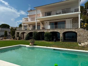 Casa con balcone in vendita a del Portinyol