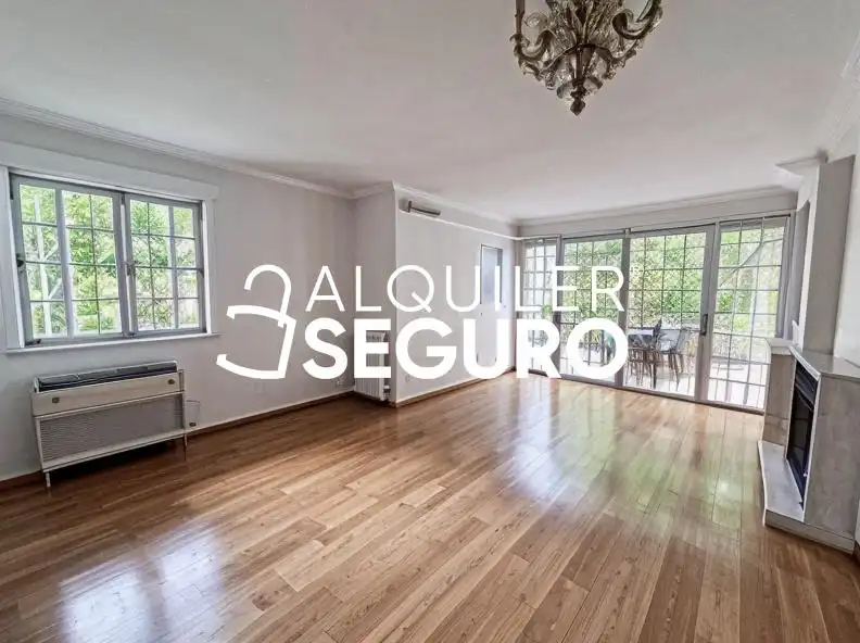 Exterior view of Houses for rent in Madrid  with Heating, Terrace and Storage room