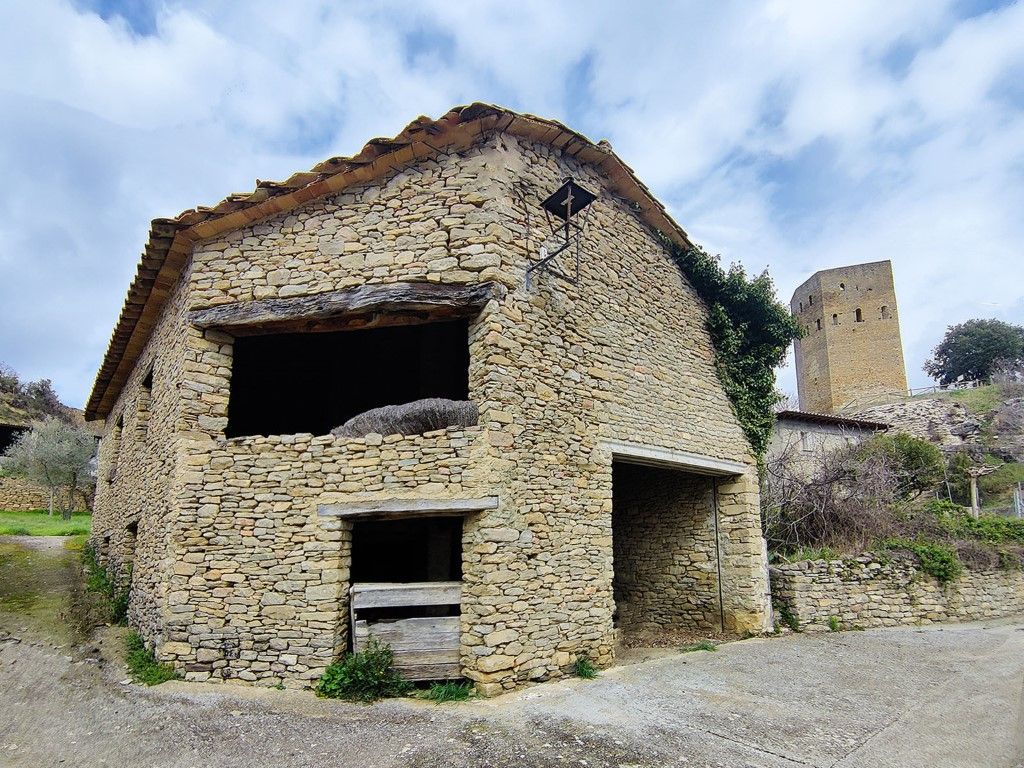 Exterior view of Building for sale in Tolva