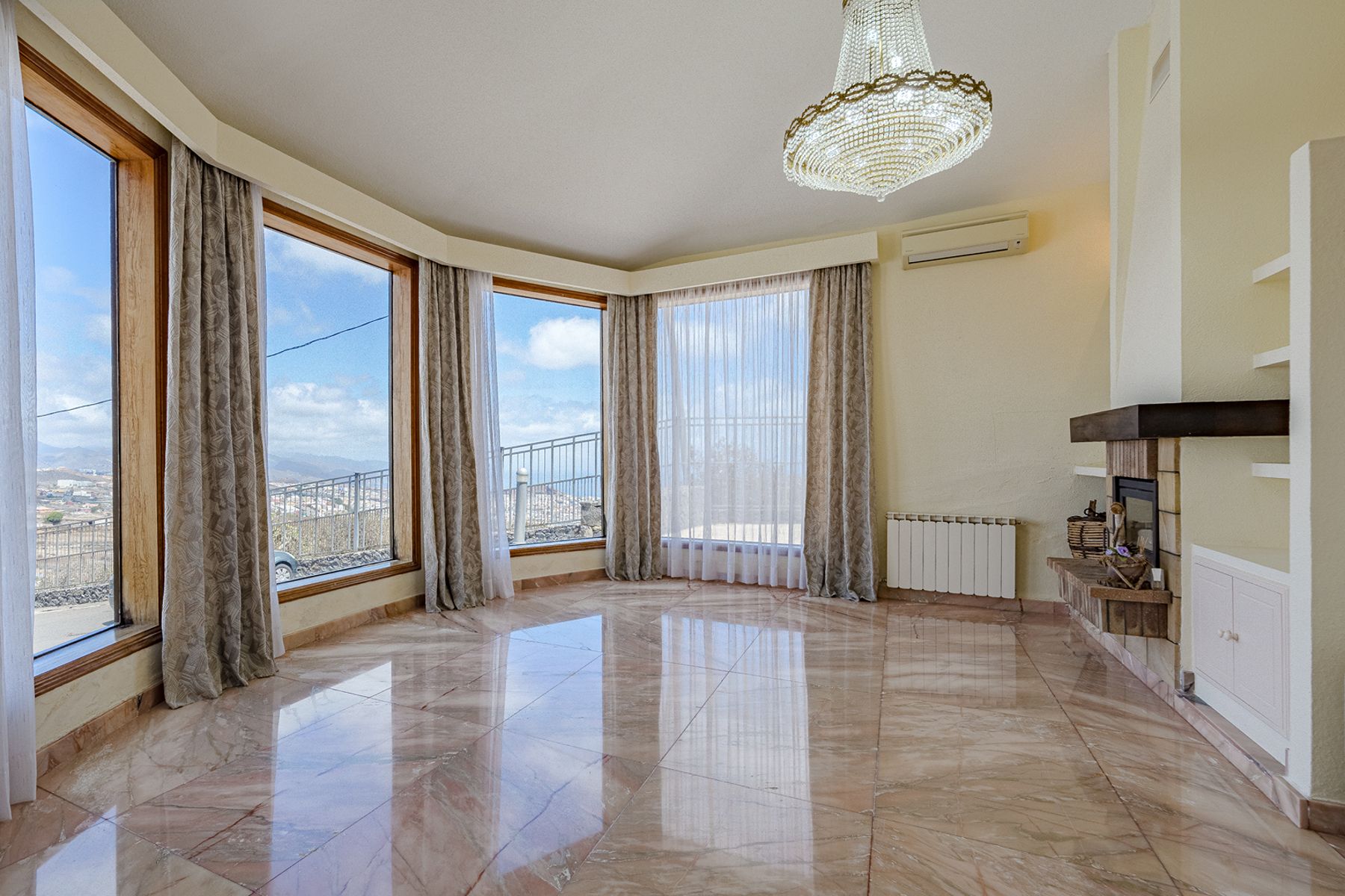 Living room of House or chalet for sale in  Santa Cruz de Tenerife Capital  with Air Conditioner, Heating and Private garden