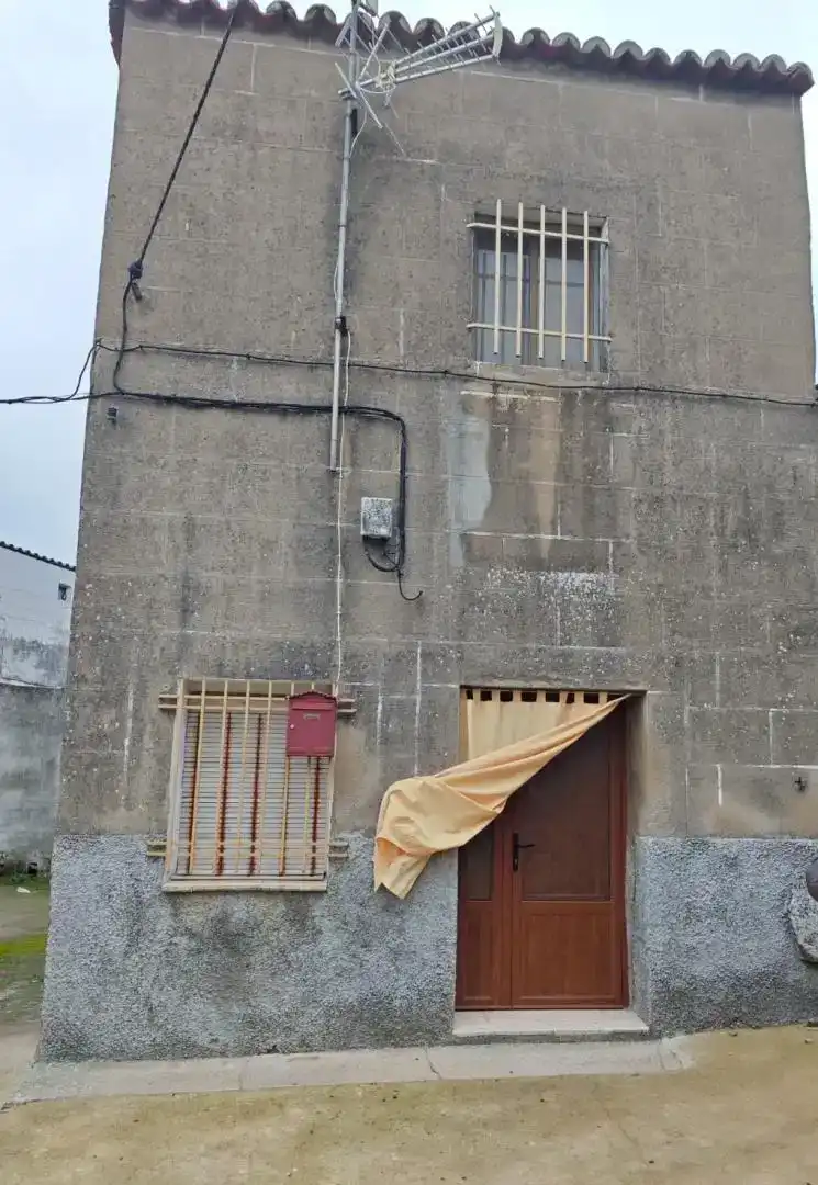 Vista exterior de Casa o chalet en venta en Salvatierra de Santiago con Jardín privado y Amueblado