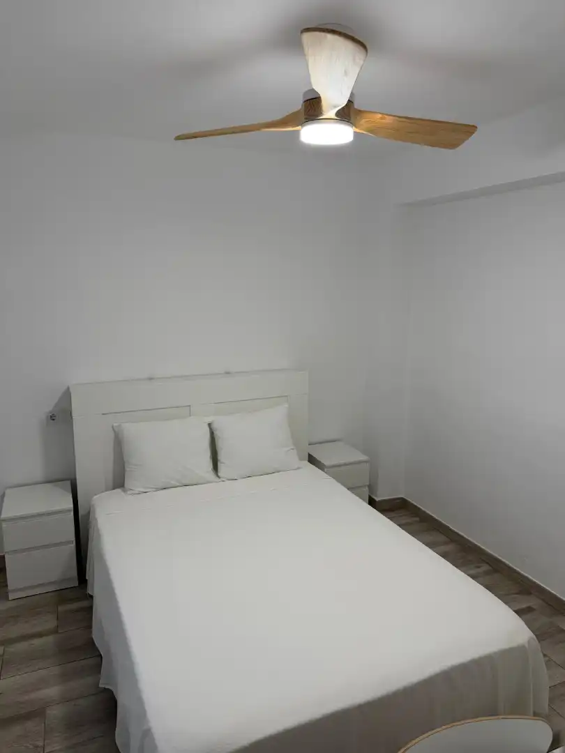 Bedroom of Flat for rent in Valencia  with Air Conditioner, Furnished and Oven