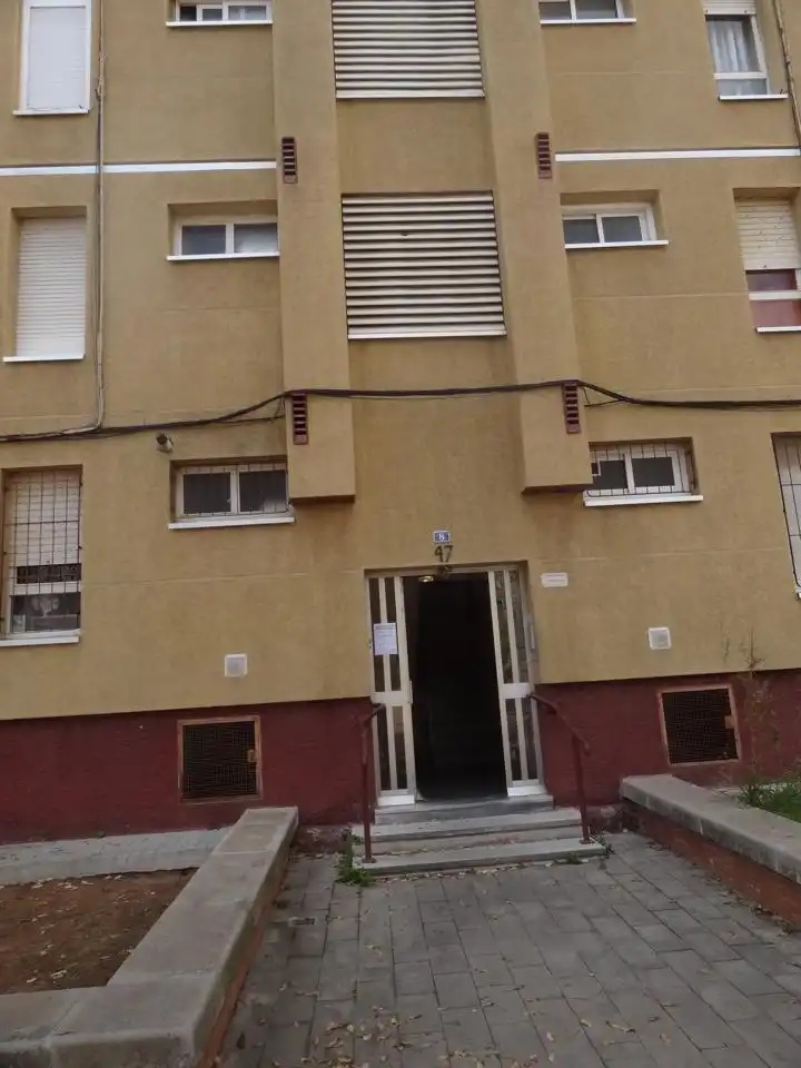 Außenansicht von Wohnung zum Verkauf in Sabadell mit Terrasse