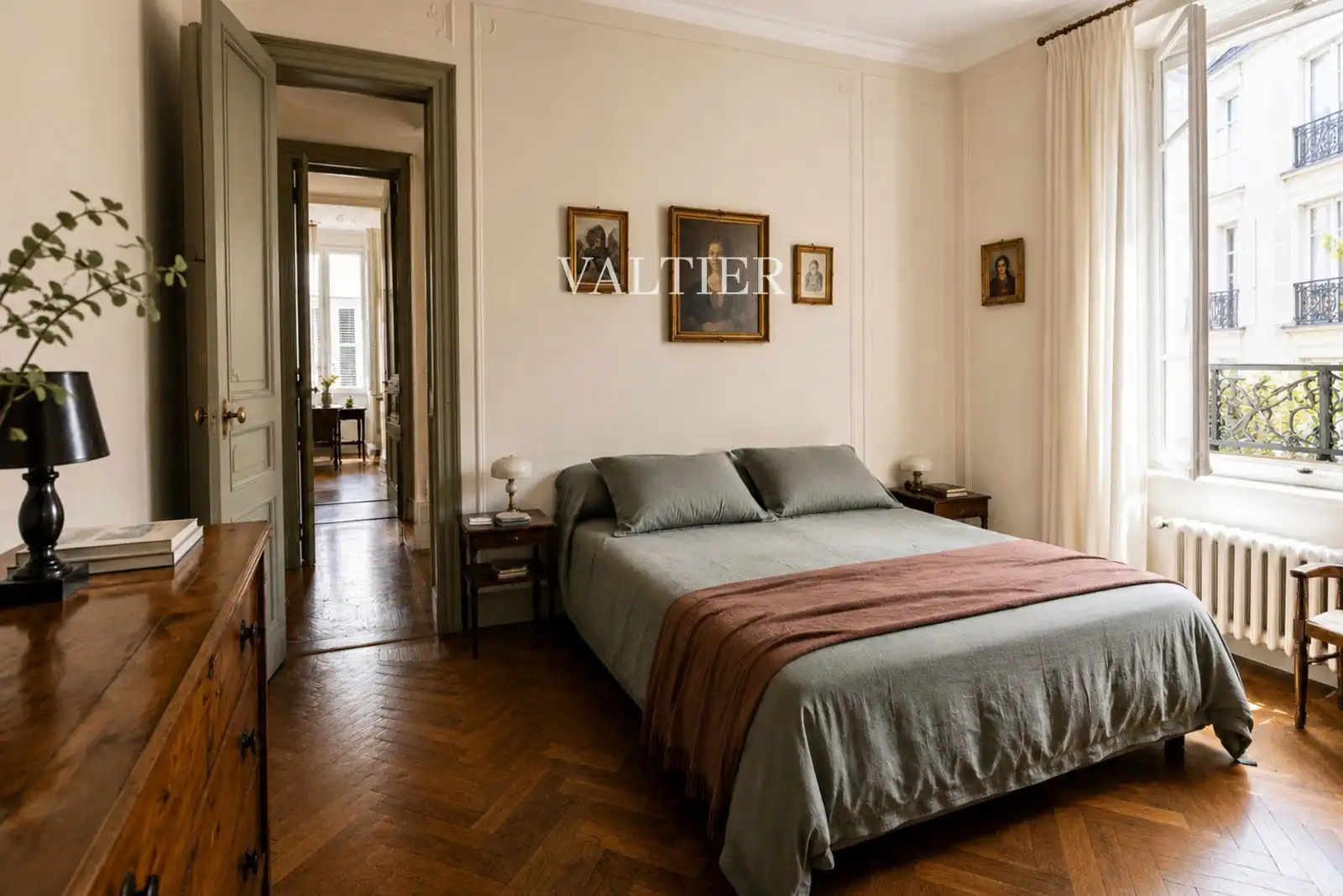 Flat for rent in Felipe IV, Jerónimos