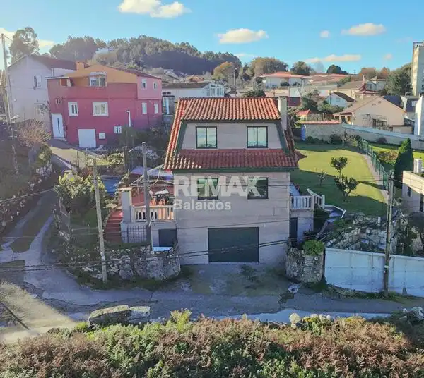 Vista exterior de Casa o chalet en venta en Vigo  con Calefacción, Jardín privado y Trastero