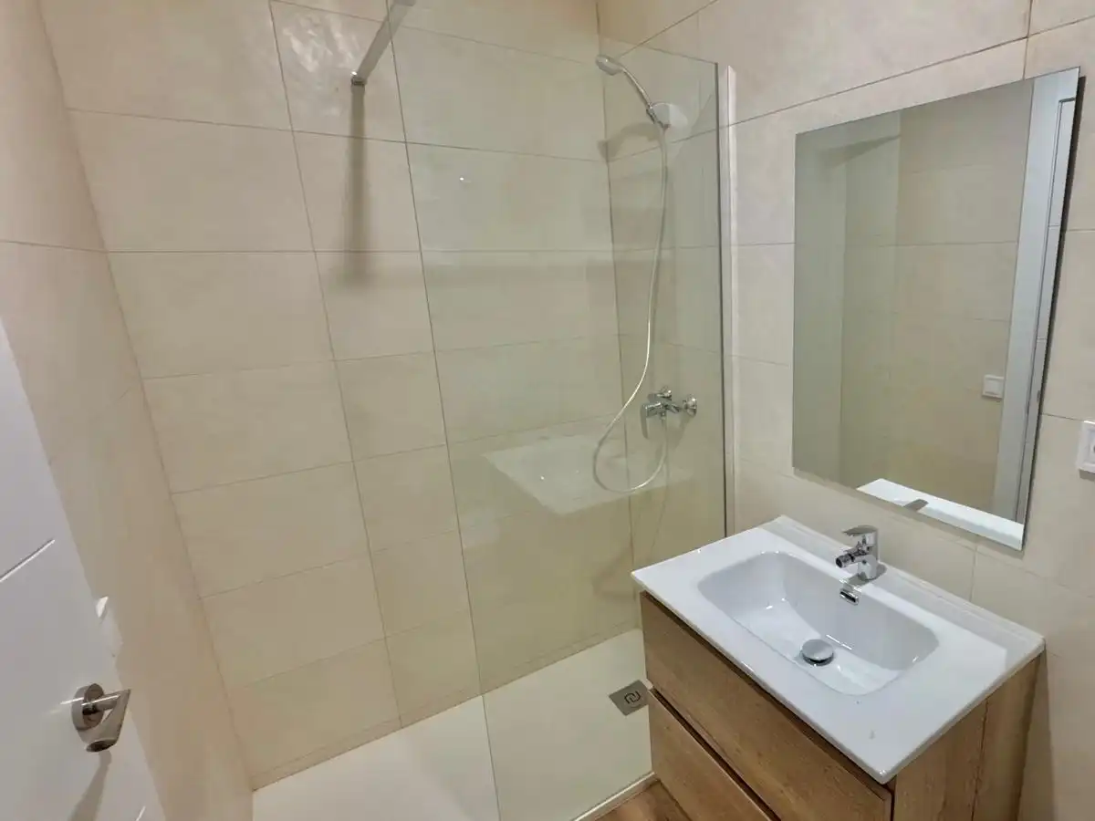 Bany de Planta baixa en venda en Torremolinos amb Aire condicionat, Calefacció i Alarma