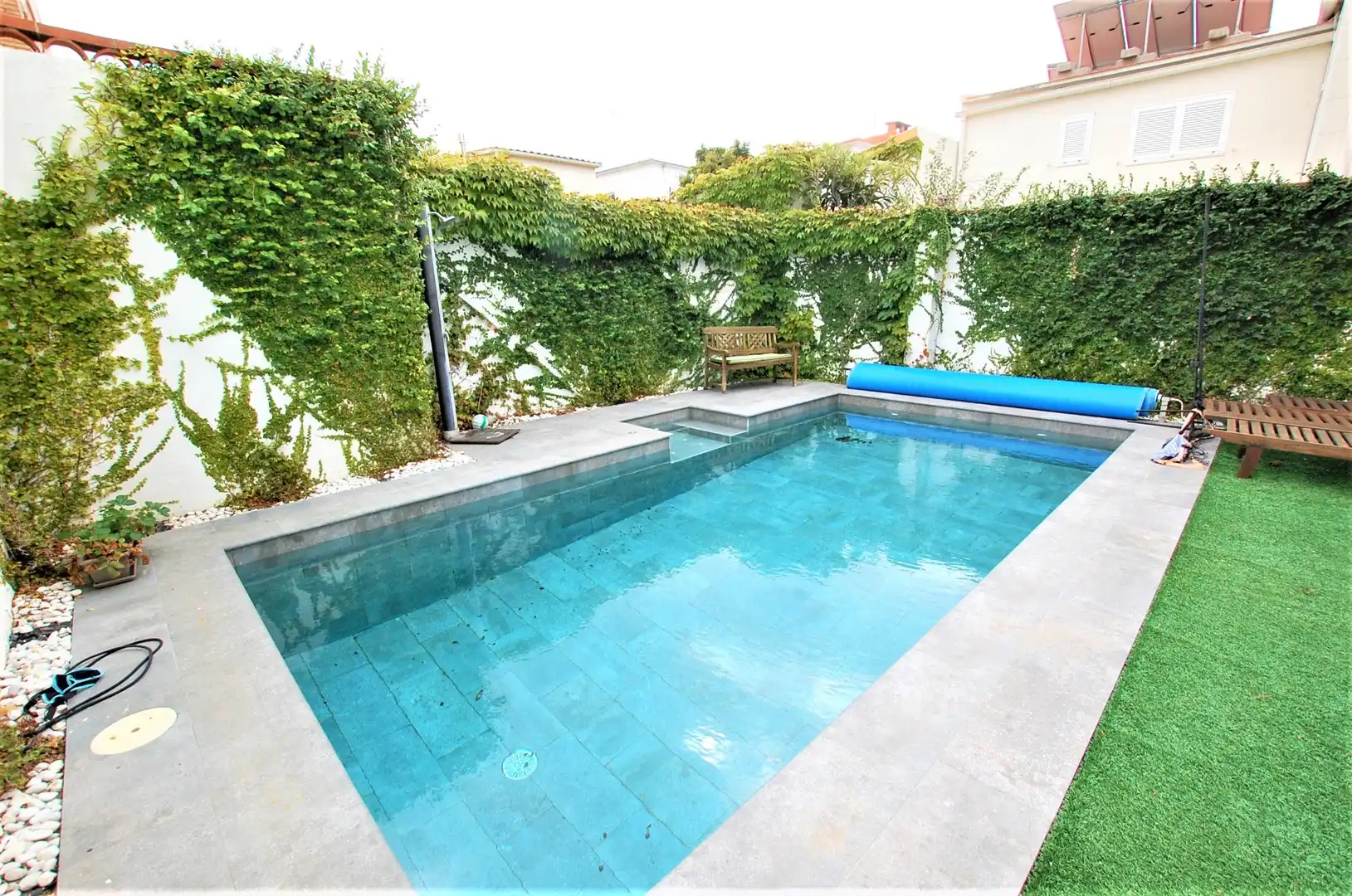 Swimming pool of Houses for sale in Castelldefels  with Air Conditioner, Heating and Private garden