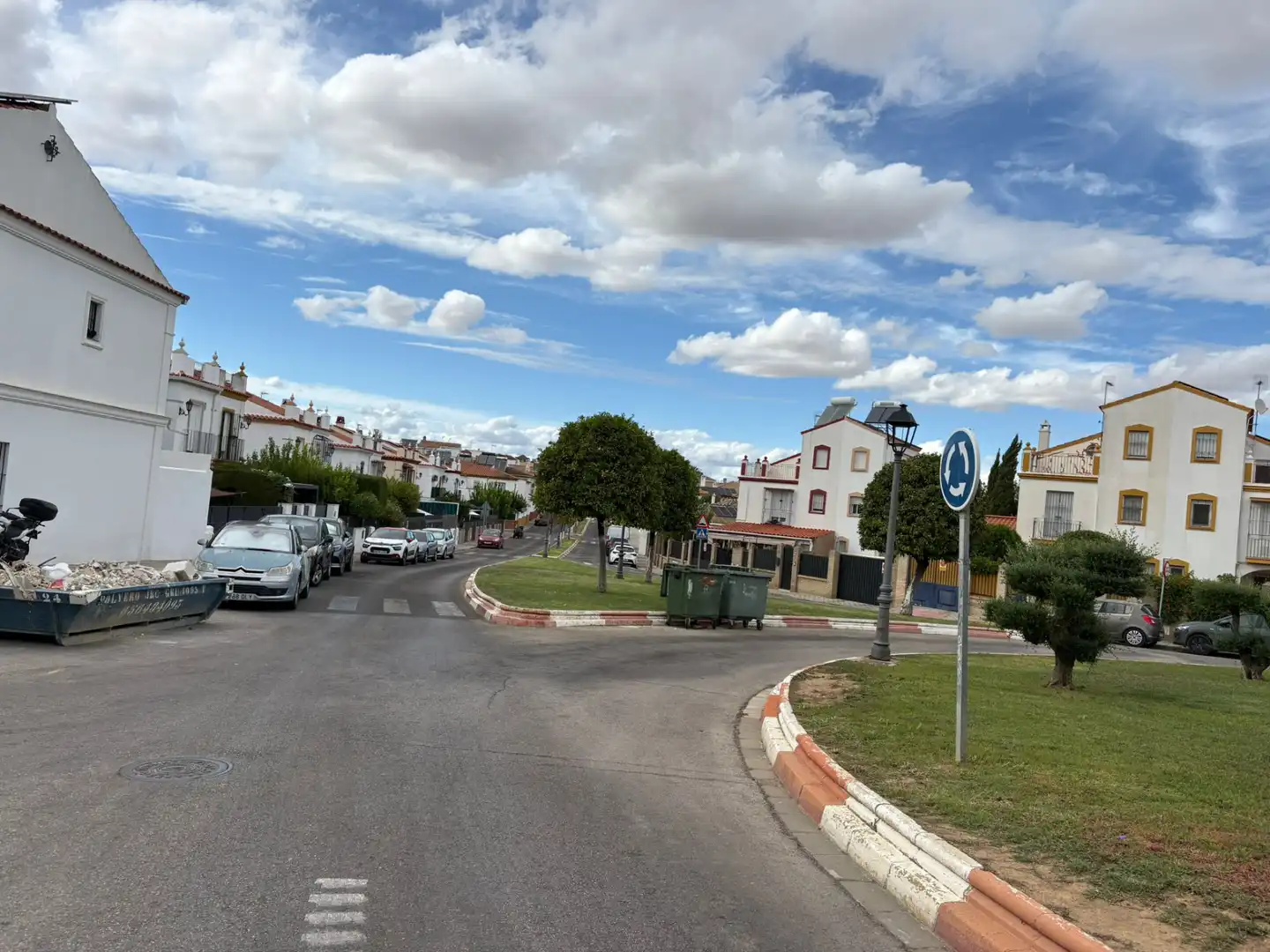 Exterior view of Houses for sale in Gines  with Air Conditioner, Private garden and Terrace
