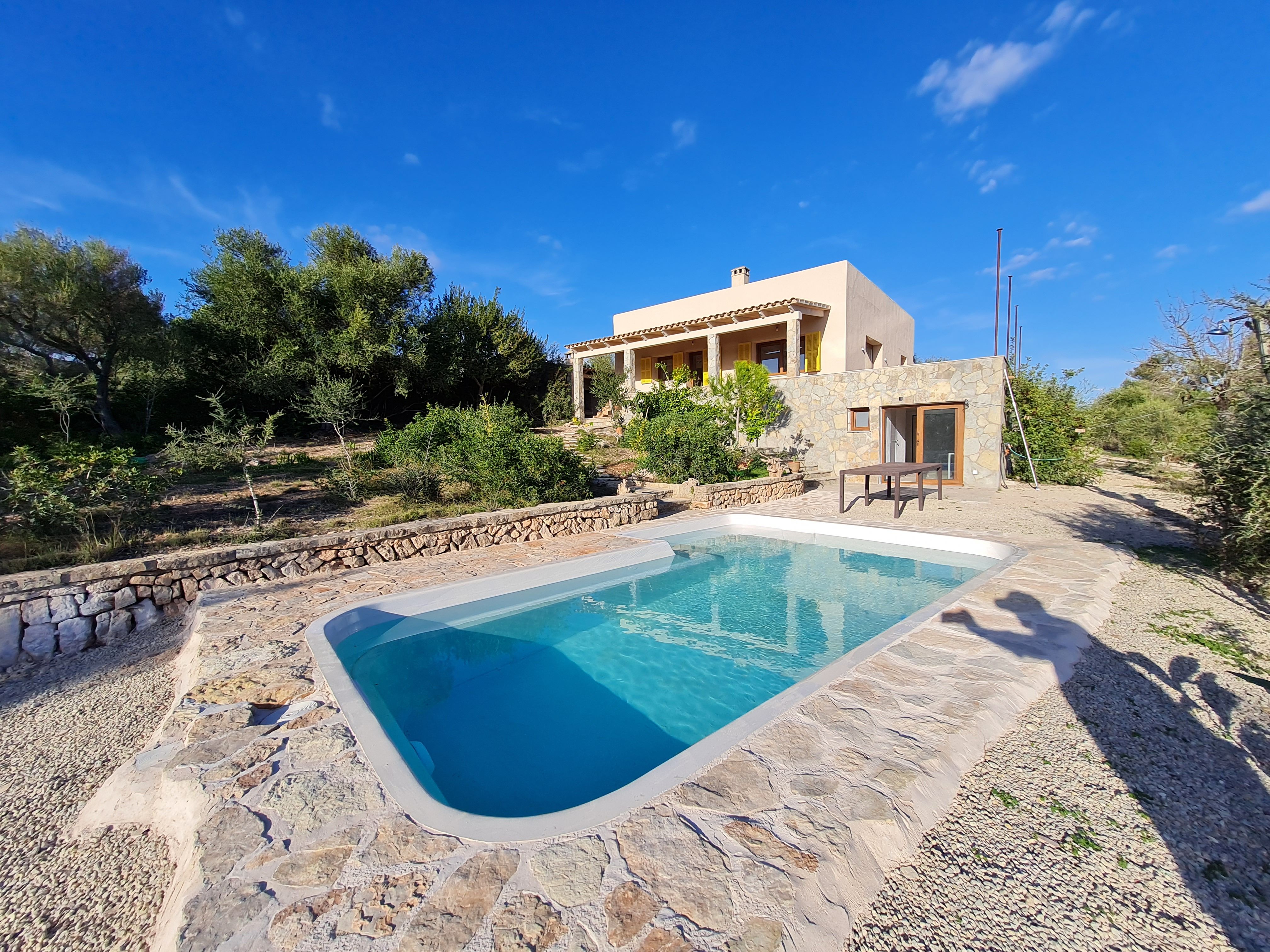 Vista exterior de Finca rústica de lloguer en Manacor amb Aire condicionat i Piscina