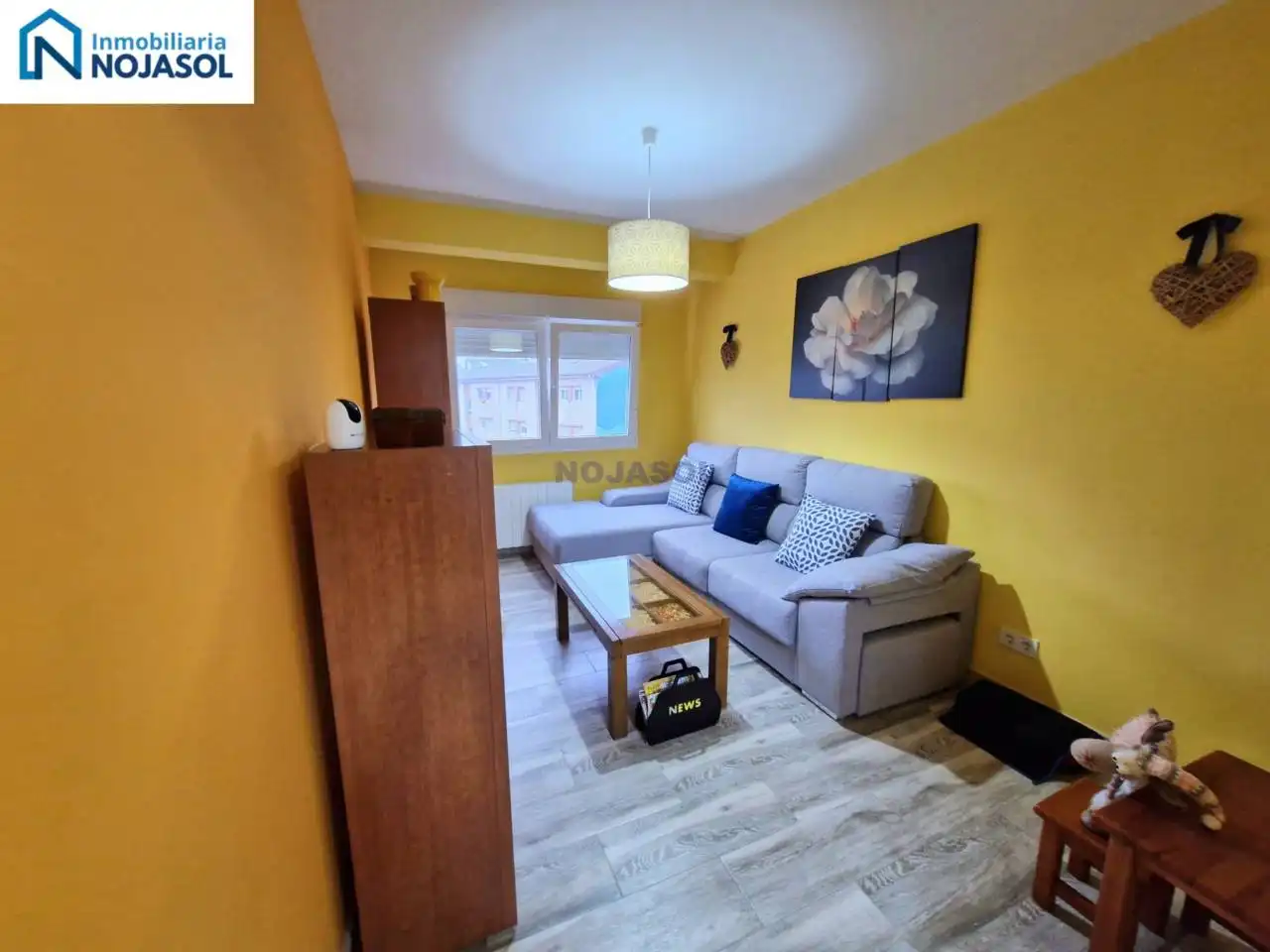 Sala d'estar de Pis en venda en Santoña amb Calefacció, Parquet i Terrassa