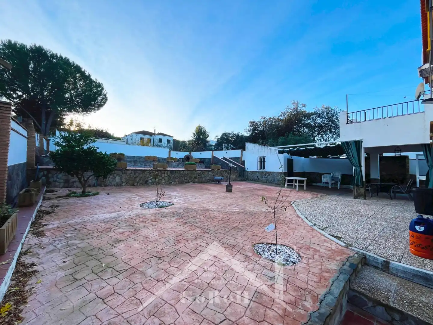 Vista exterior de Casa o xalet en venda en Castilblanco de los Arroyos amb Aire condicionat, Jardí privat i Terrassa