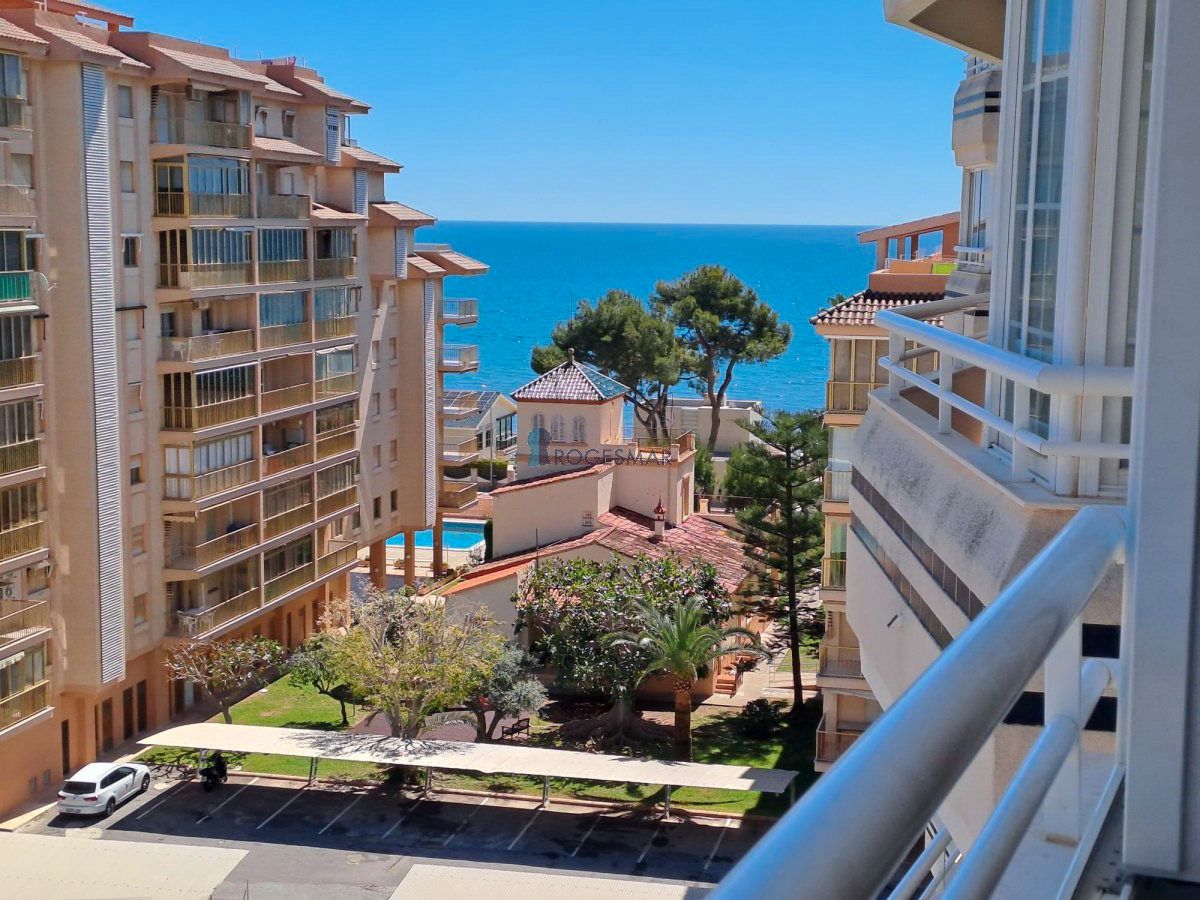 Vista exterior de Apartament en venda en Benicasim / Benicàssim amb Aire condicionat, Traster i Piscina comunitària
