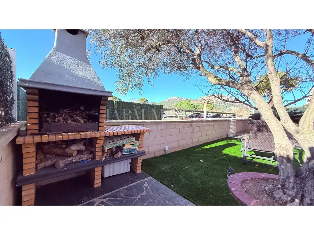 Garden of Ground floor for sale in L'Estartit  with Air Conditioner, Swimming Pool and Furnished