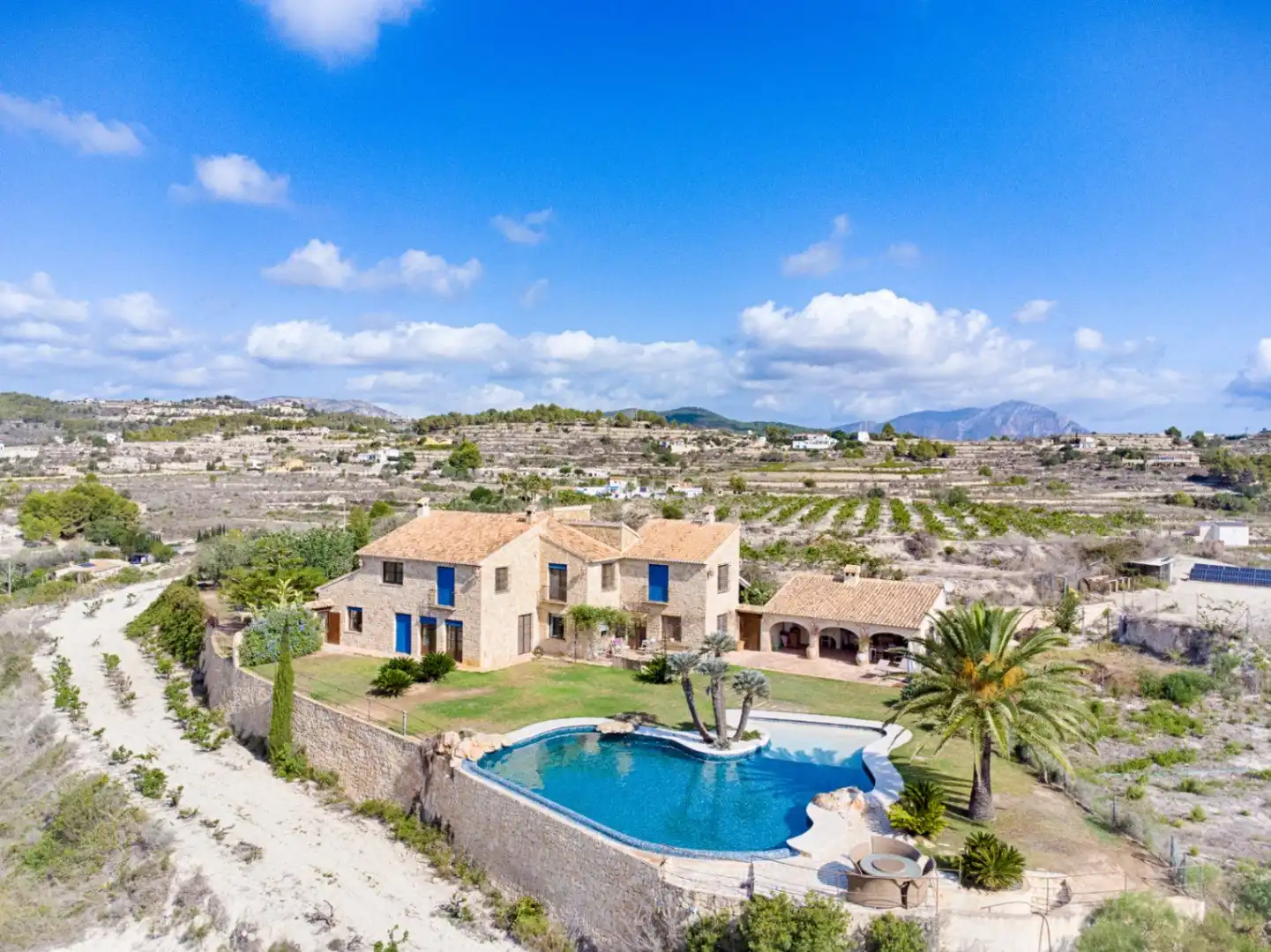 Vista exterior de Finca rústica en venda en Moraira amb Jardí privat, Traster i Piscina