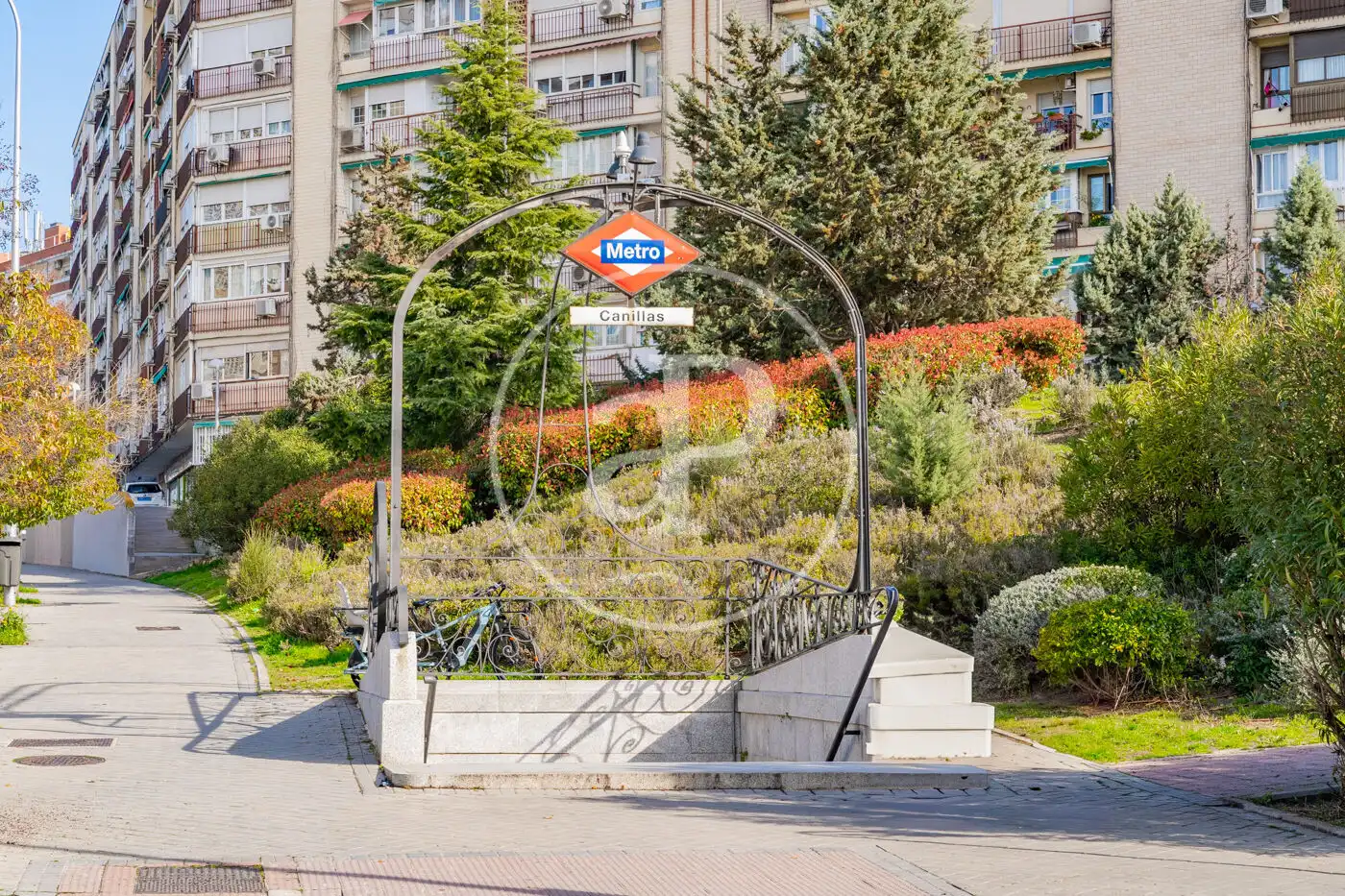 Vista exterior de Residencial en venda en Madrid