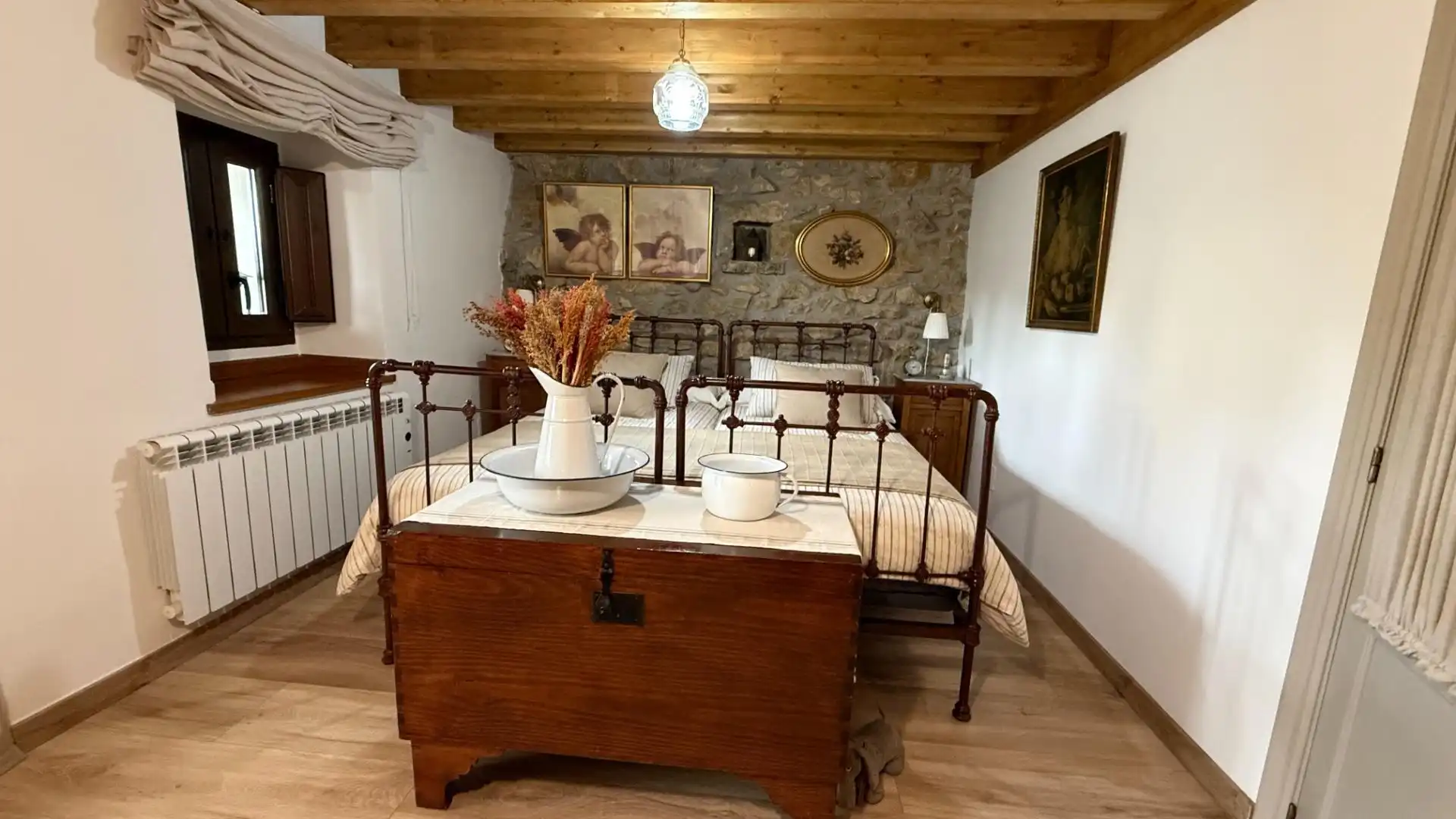 Dormitori de Finca rústica en venda en Herrerías