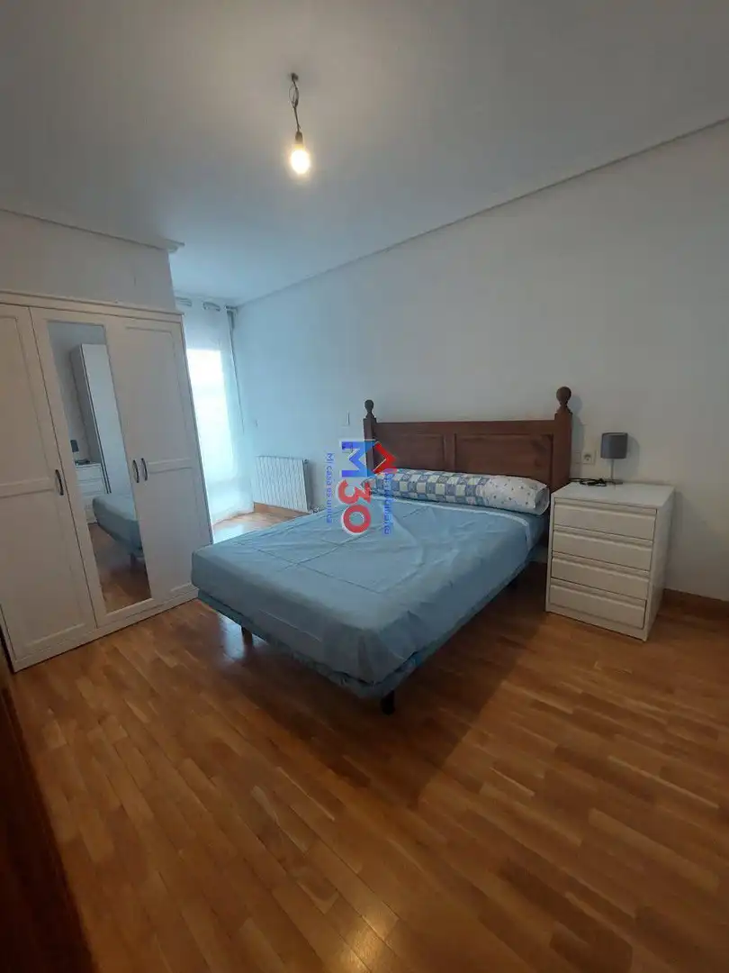 Habitación de Apartamento de alquiler en Miranda de Ebro con Calefacción, Parquet y Terraza
