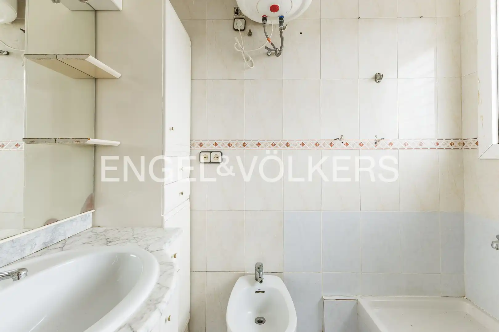 Bathroom of Attic for sale in Castelldefels  with Air Conditioner, Heating and Parquet flooring