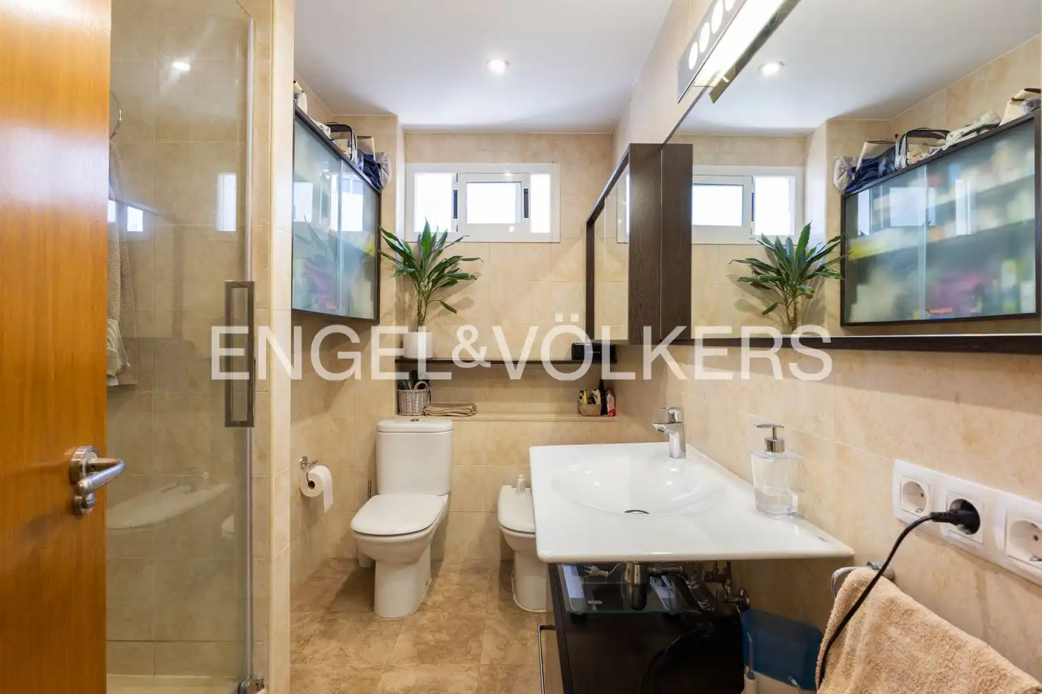 Baño de Piso en venta en Valencia con Aire acondicionado, Calefacción y Balcón