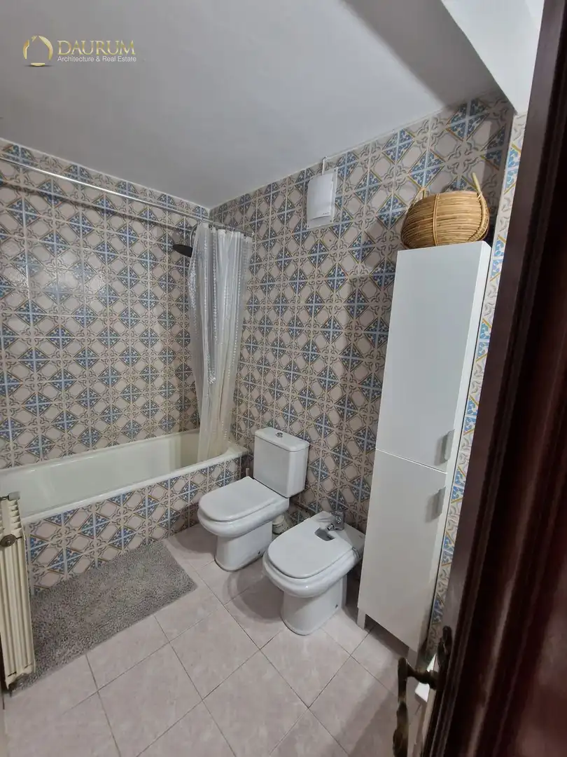 Baño de Piso en venta en Alcalá de Henares con Aire acondicionado, Calefacción y Terraza