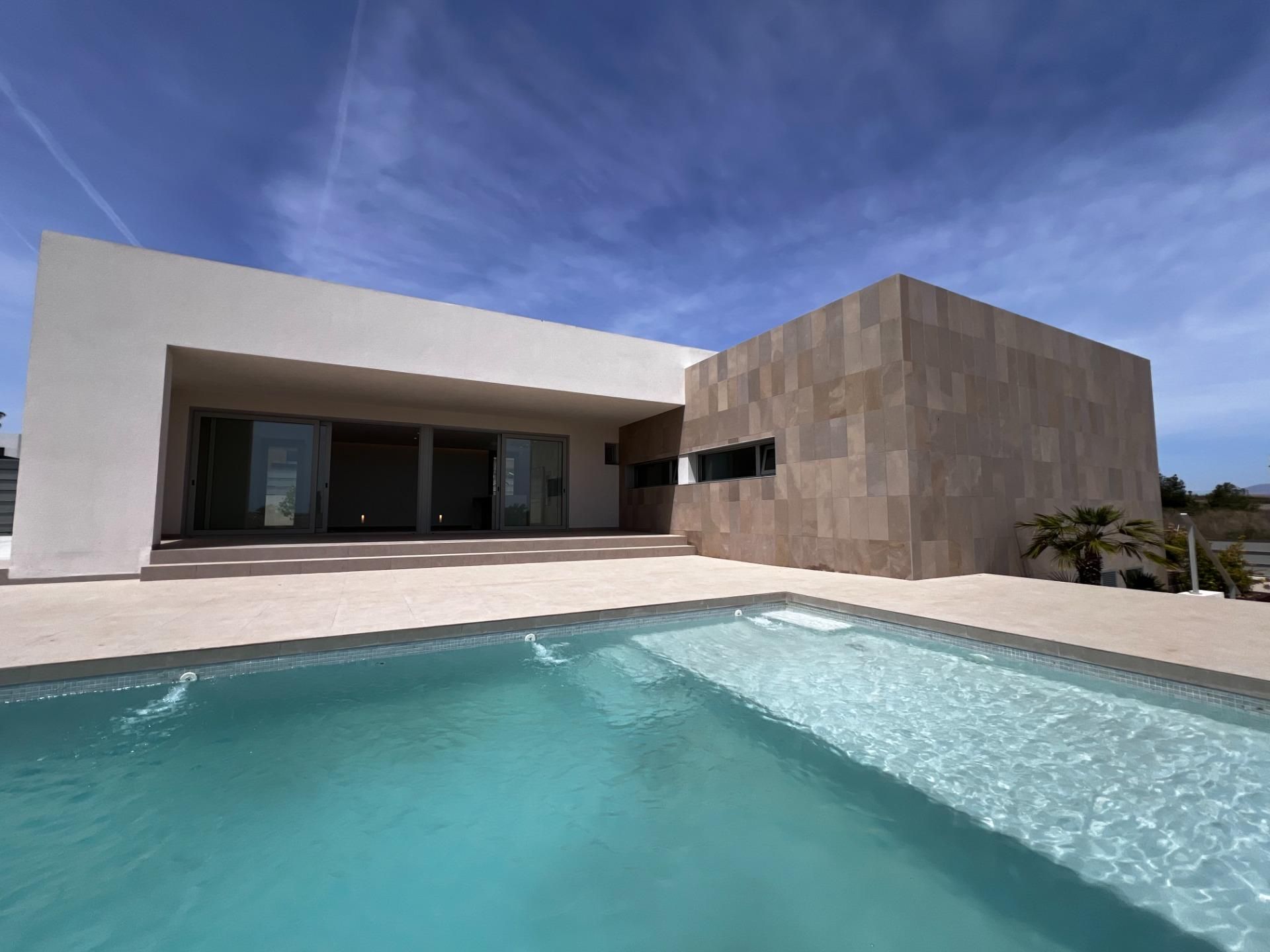 Vista exterior de Casa o xalet en venda en Elche / Elx amb Aire condicionat, Calefacció i Jardí privat