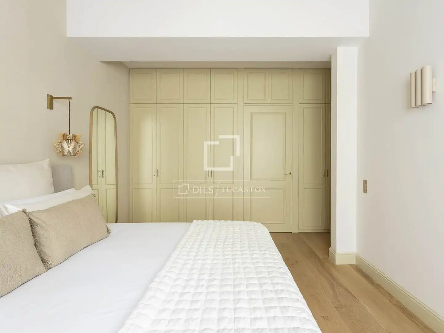 Bedroom of Flat for sale in Barcelona  with Air Conditioner, Heating and Parquet flooring