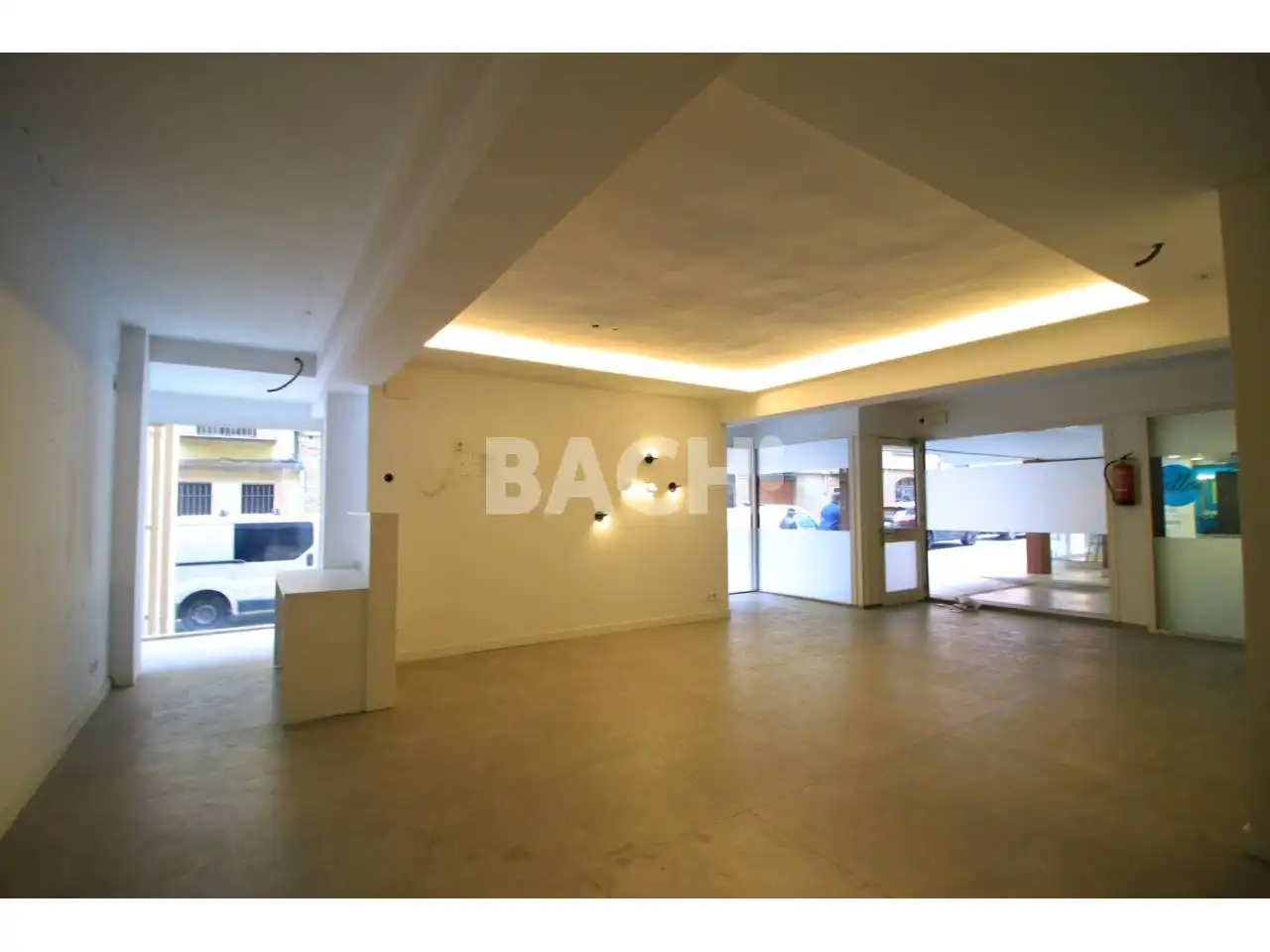 Commercial properties for rent in Calle manlleu, 50, Nord