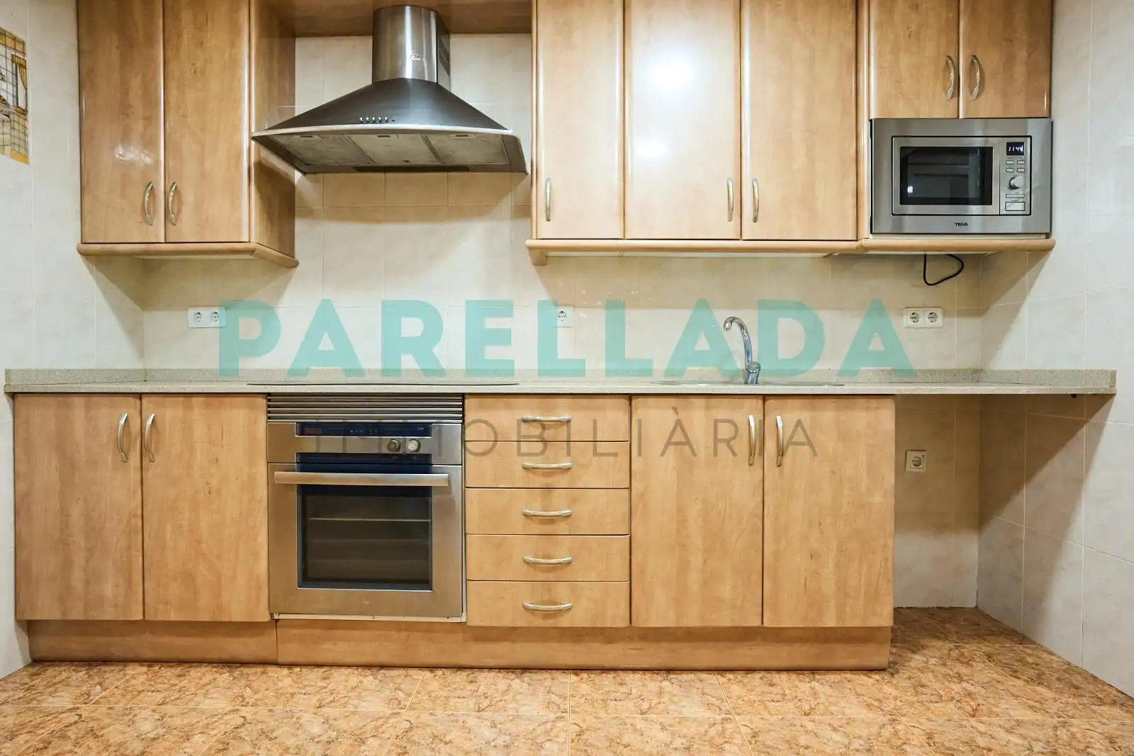 Kitchen of Flat for sale in Badalona