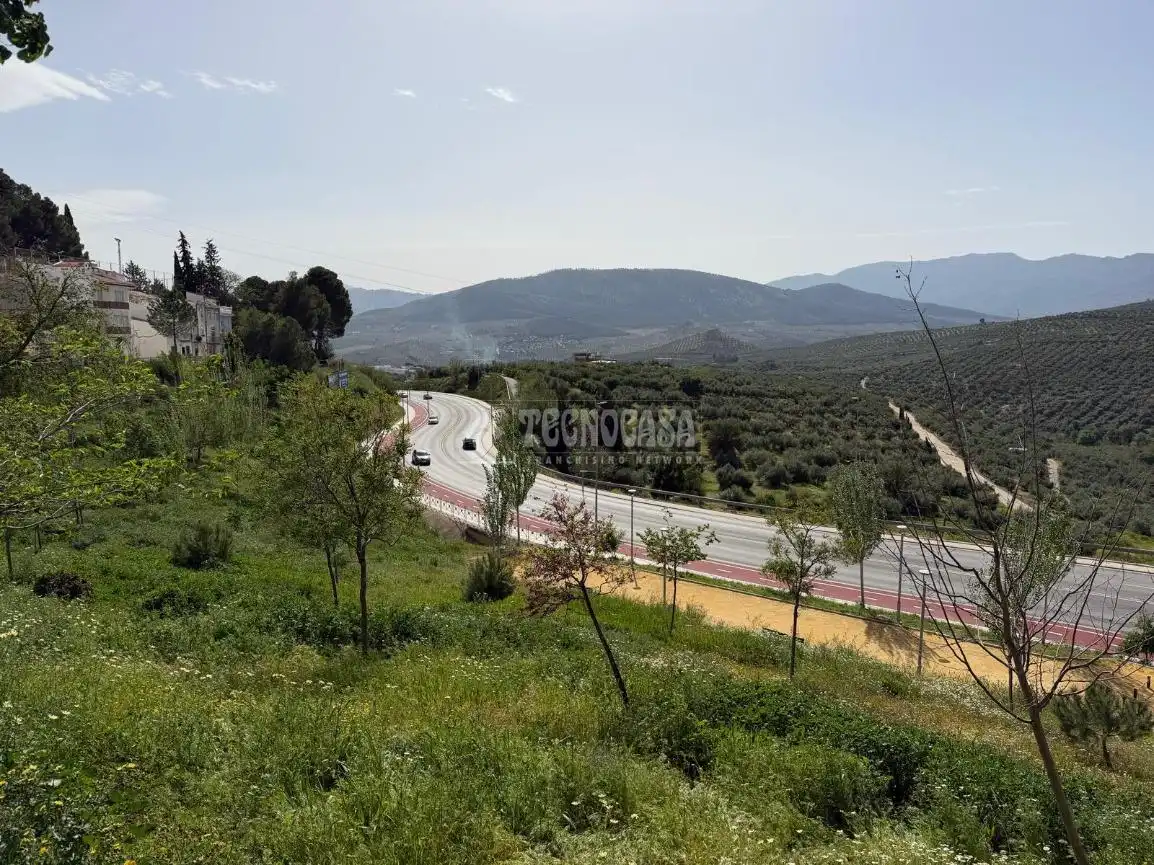 Casa adosada en venta en  Jaén Capital con Balcón