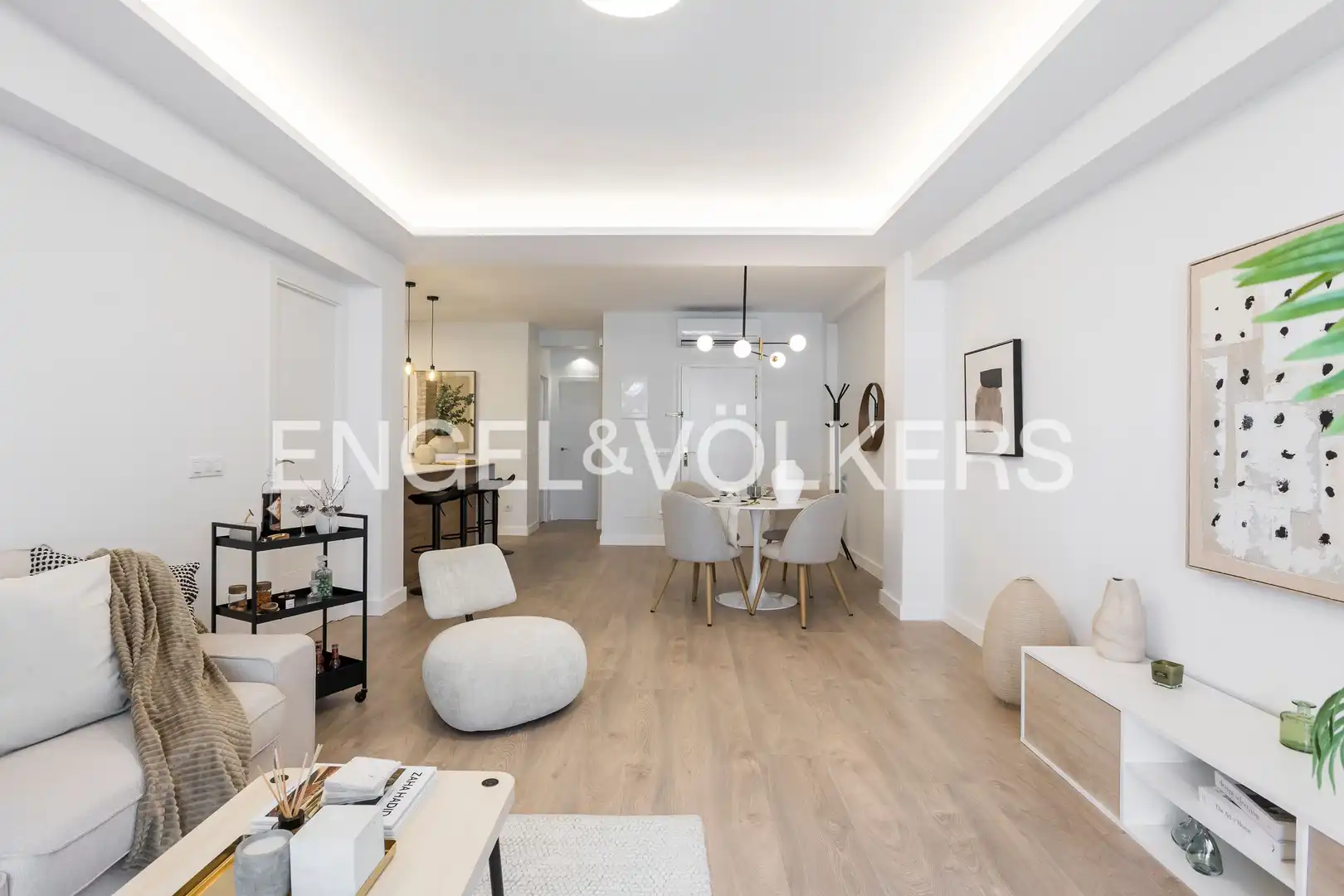 Living room of Flat for sale in Madrid  with Air Conditioner, Heating and Terrace
