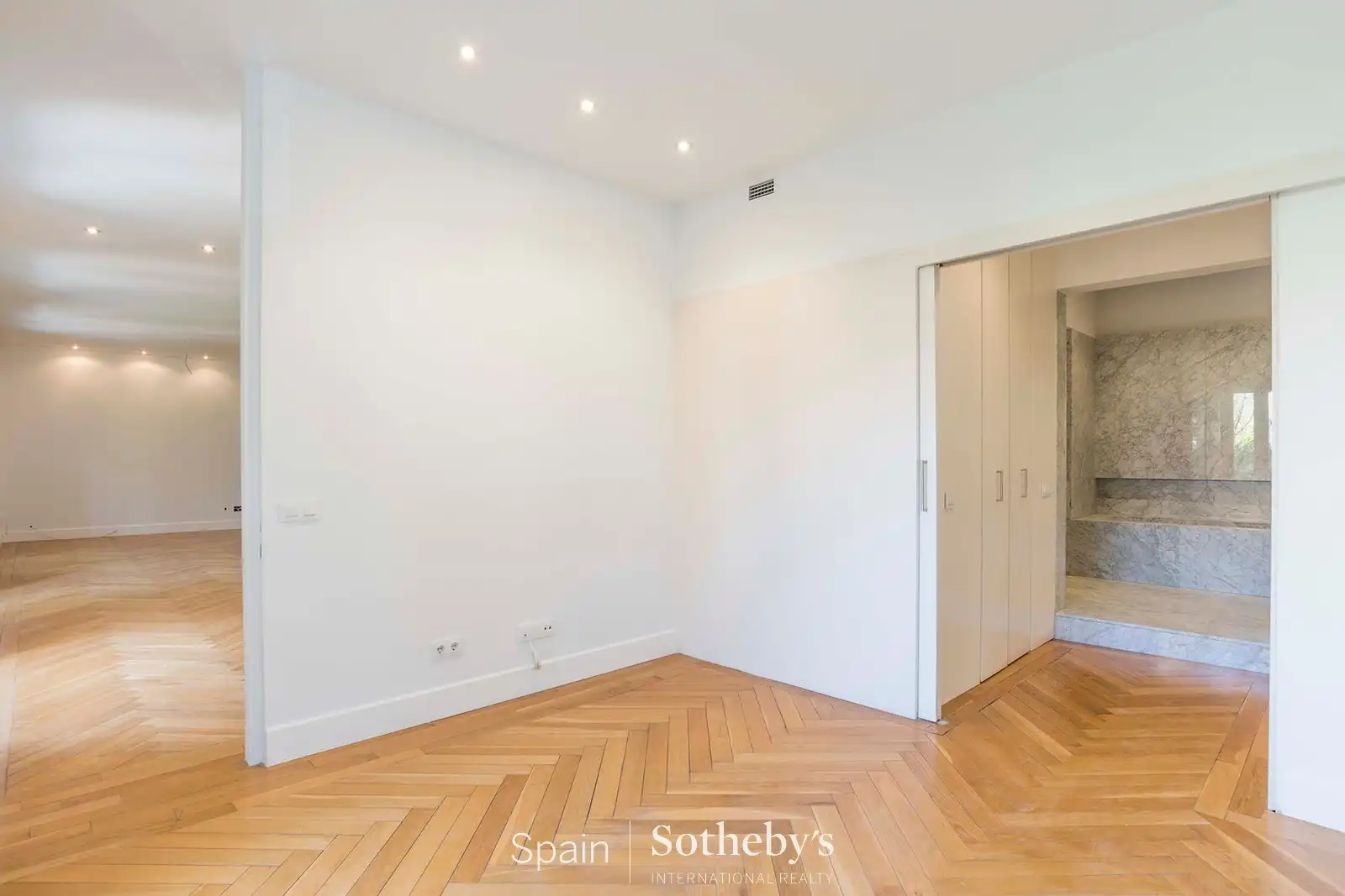 Schlafzimmer von Wohnungen zur Miete in Madrid mit Klimaanlage und Heizung