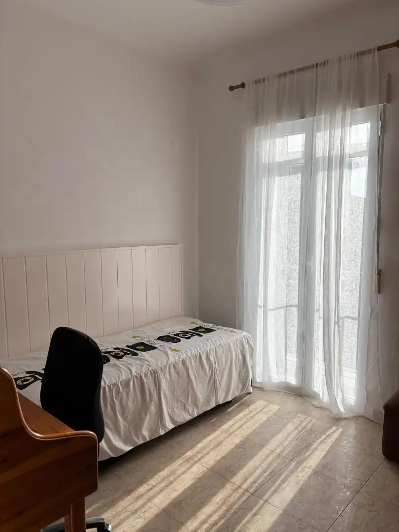 Bedroom of Flat for rent in Zaragoza  with Heating, Furnished and Oven