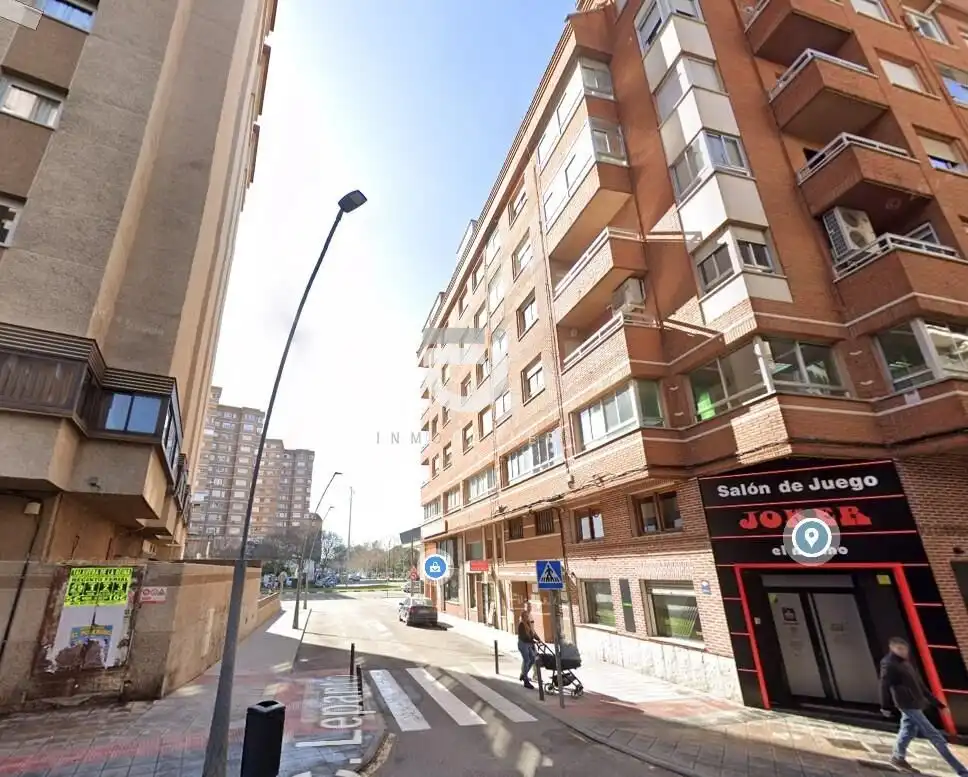 Vista exterior de Pis en venda en Talavera de la Reina