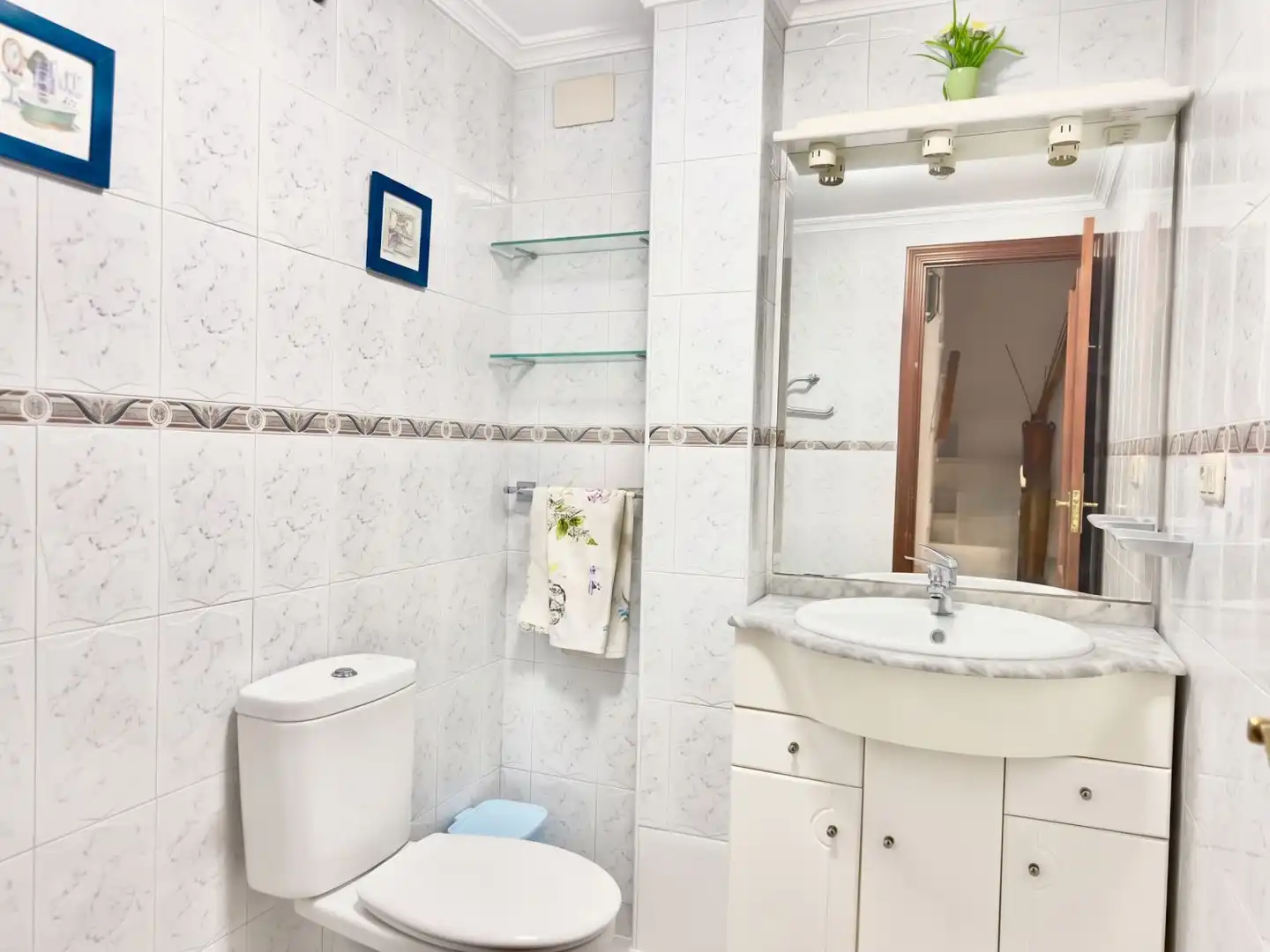 Bany de Casa o xalet en venda en Mairena del Aljarafe amb Aire condicionat, Calefacció i Terrassa