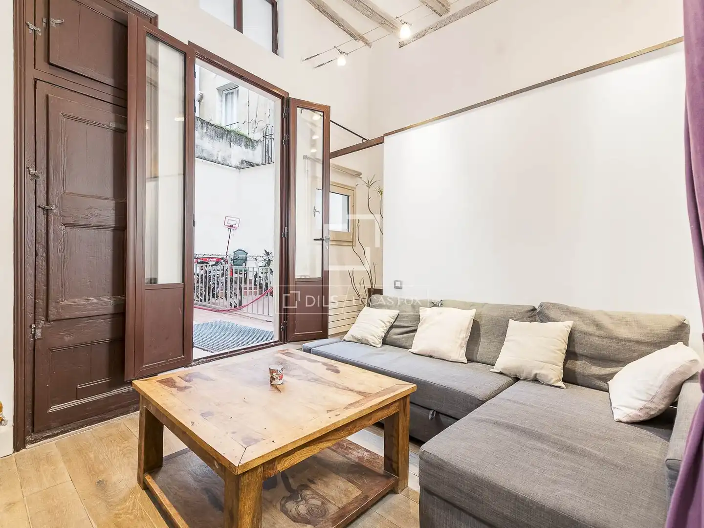 Vista exterior de Piso en venta en Barcelona con Aire acondicionado, Calefacción y Terraza