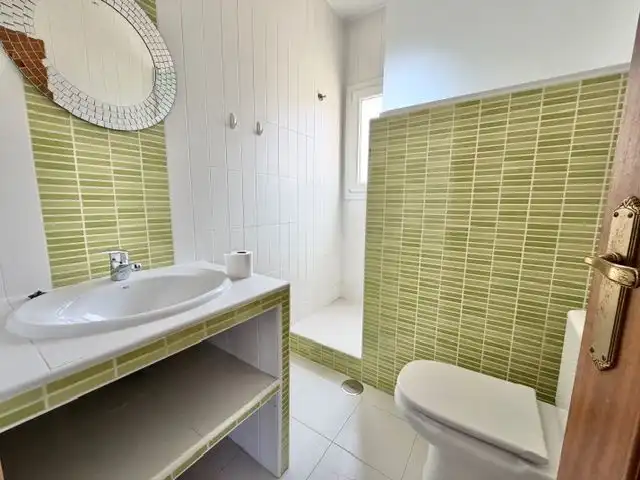 Bany de Casa o xalet en venda en Sant Joan d'Alacant amb Calefacció, Jardí privat i Traster