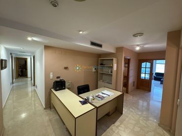 Oficina amb ascensor en venda a Oliva pueblo