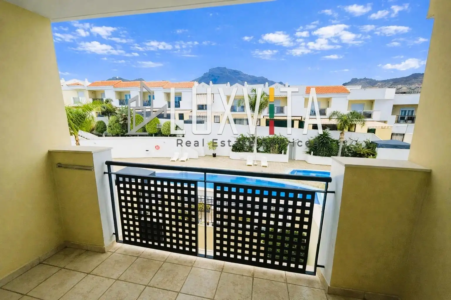 Vista exterior de Casa adosada en venta en Adeje con Aire acondicionado, Jardín privado y Terraza