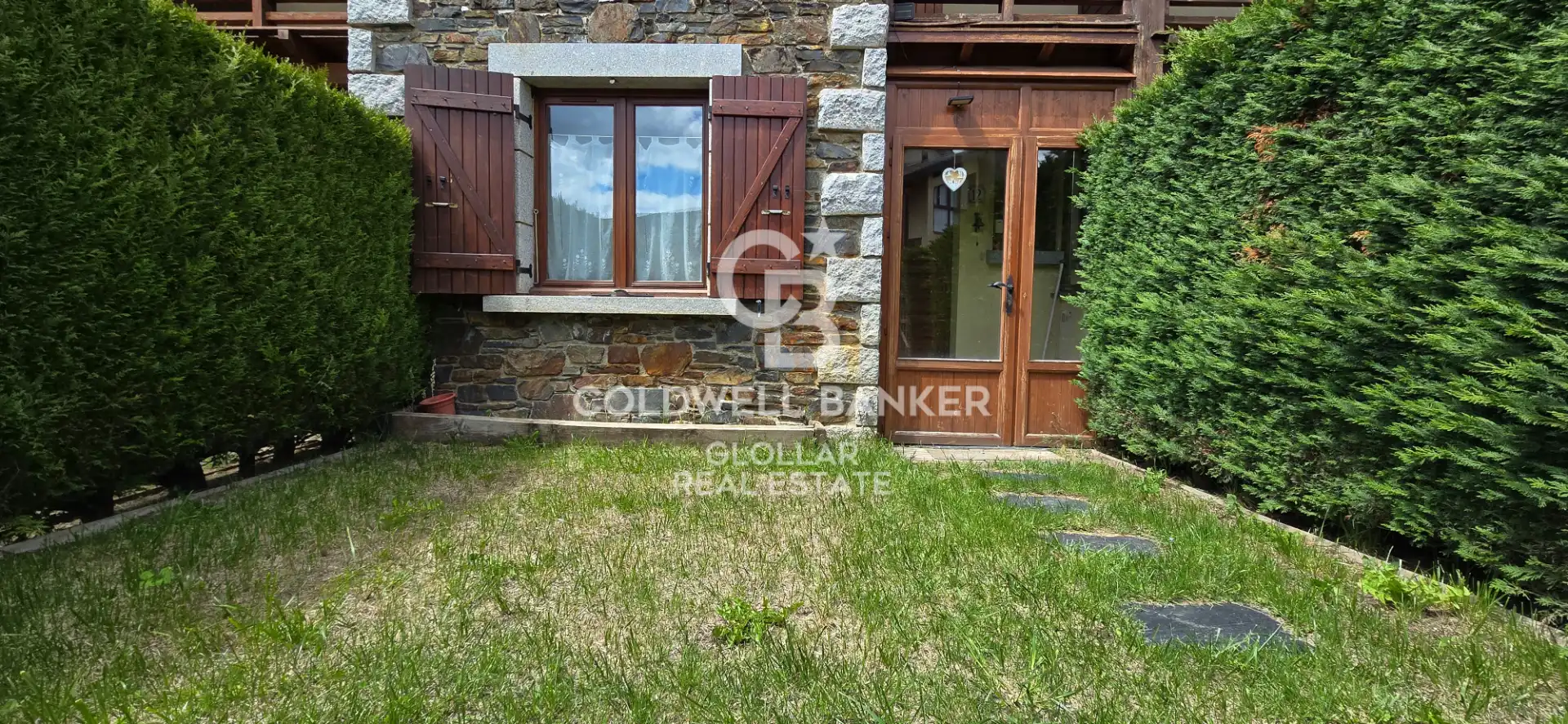 Exterior view of Detached homes for rent in Sainte - Léocadie  with Private garden, Parquet flooring and Terrace