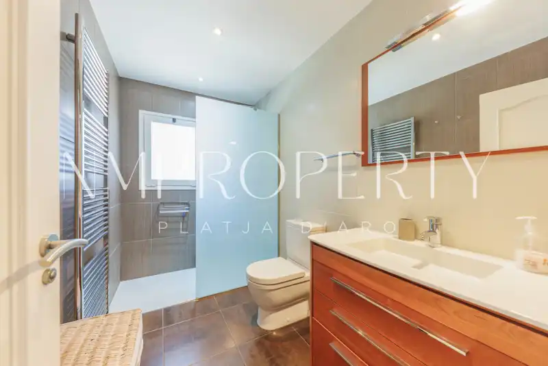 Baño de Casa o chalet de alquiler en Castell d'Aro, Platja d'Aro i s'Agaró con Aire acondicionado, Calefacción y Jardín privado