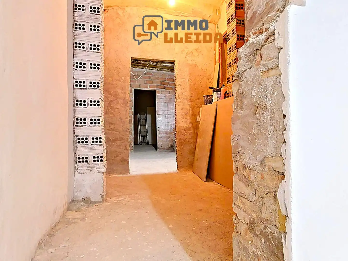 Casa adosada en venda en Cervera, Lleida