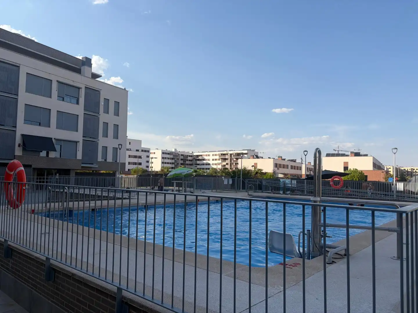 Schwimmbecken von Dachboden zum Verkauf in Alovera mit Klimaanlage, Heizung und Terrasse